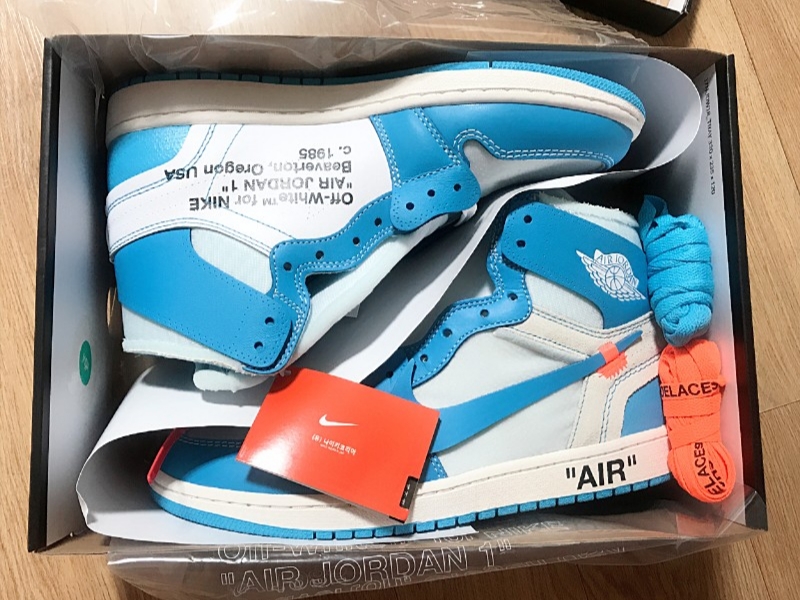 Jordan 1 x Off-White Retro High University Blue 착용 스타일 - 2