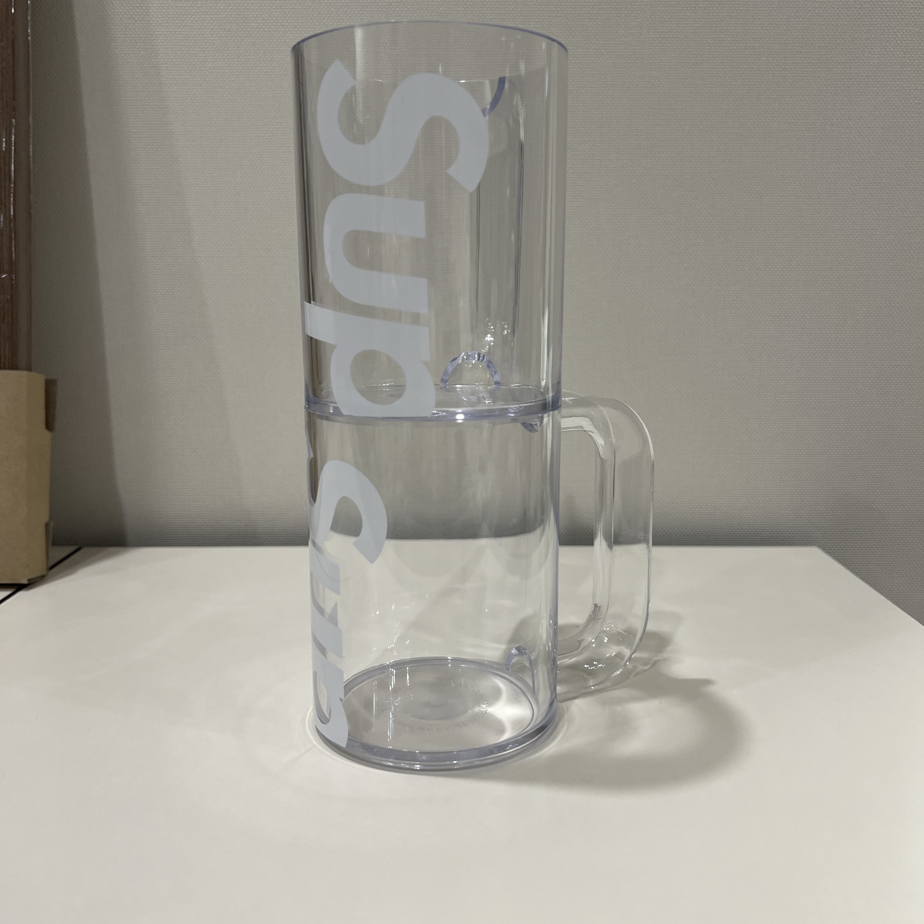 Supreme Heller Mugs Clear (Set of 2) 착용 스타일