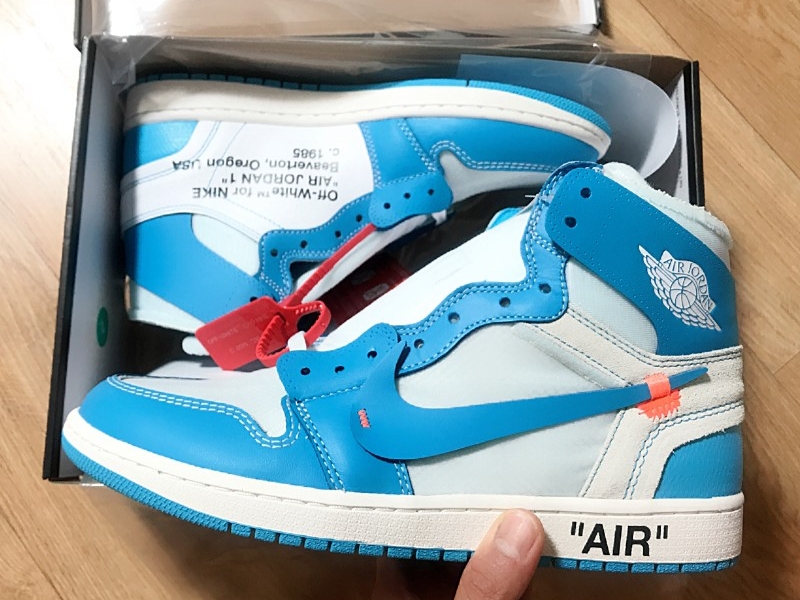 Jordan 1 x Off-White Retro High University Blue 착용 스타일 - 1