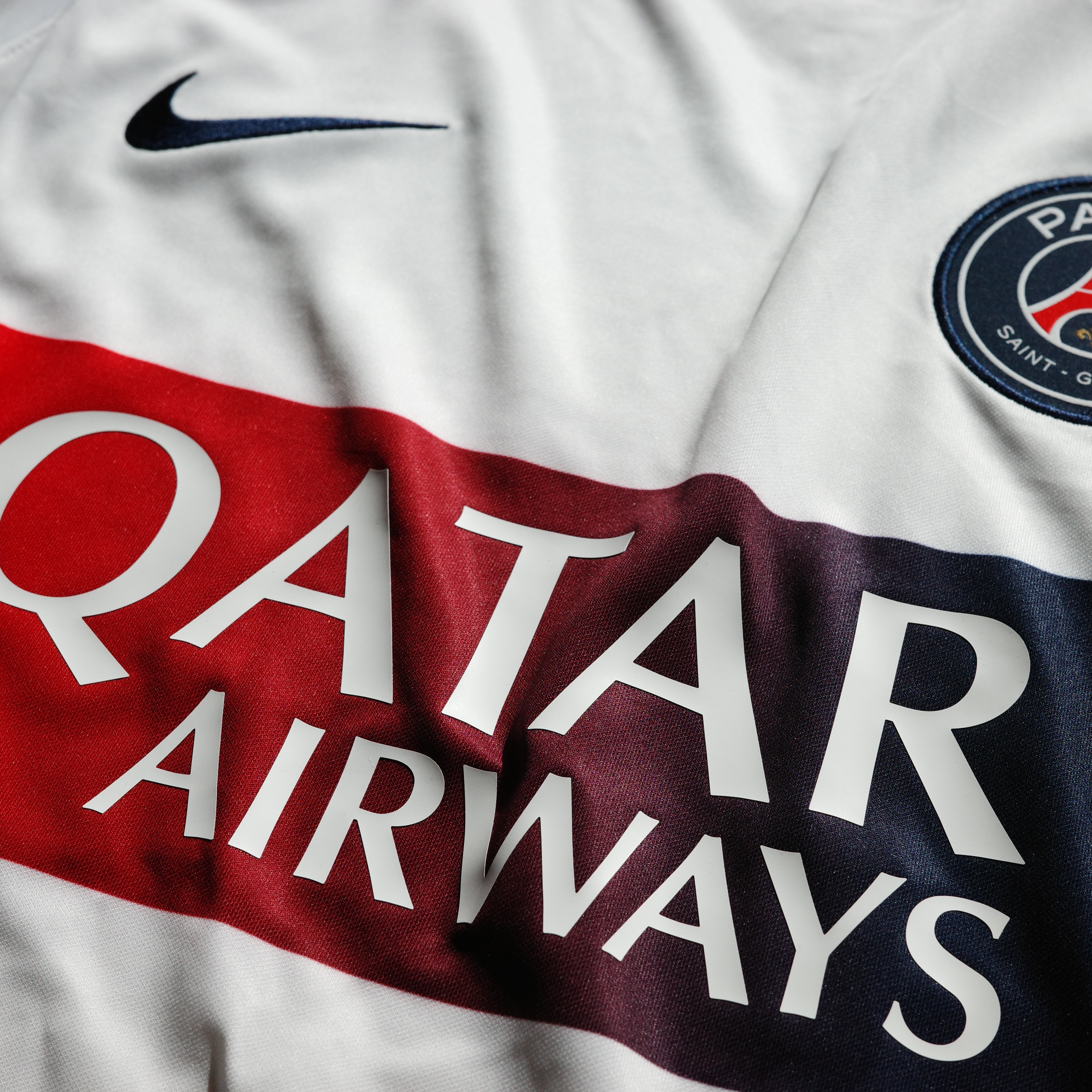 Nike Paris Saint-Germain 2023/24 Dri-Fit Stadium Away Jersey White Midnight Navy (Non Marking Ver.) 착용 스타일 - 1
