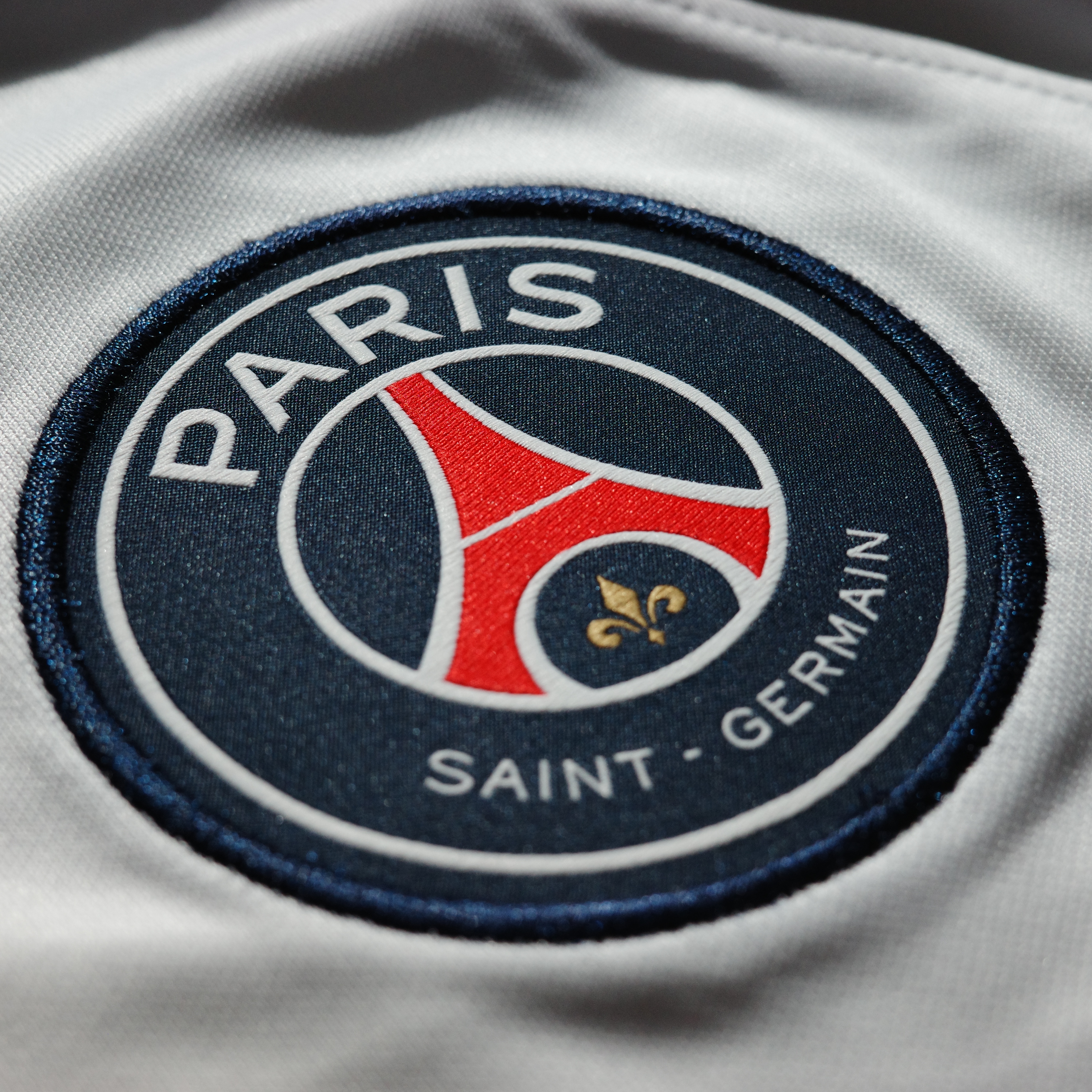 Nike Paris Saint-Germain 2023/24 Dri-Fit Stadium Away Jersey White Midnight Navy (Non Marking Ver.) 착용 스타일 - 2