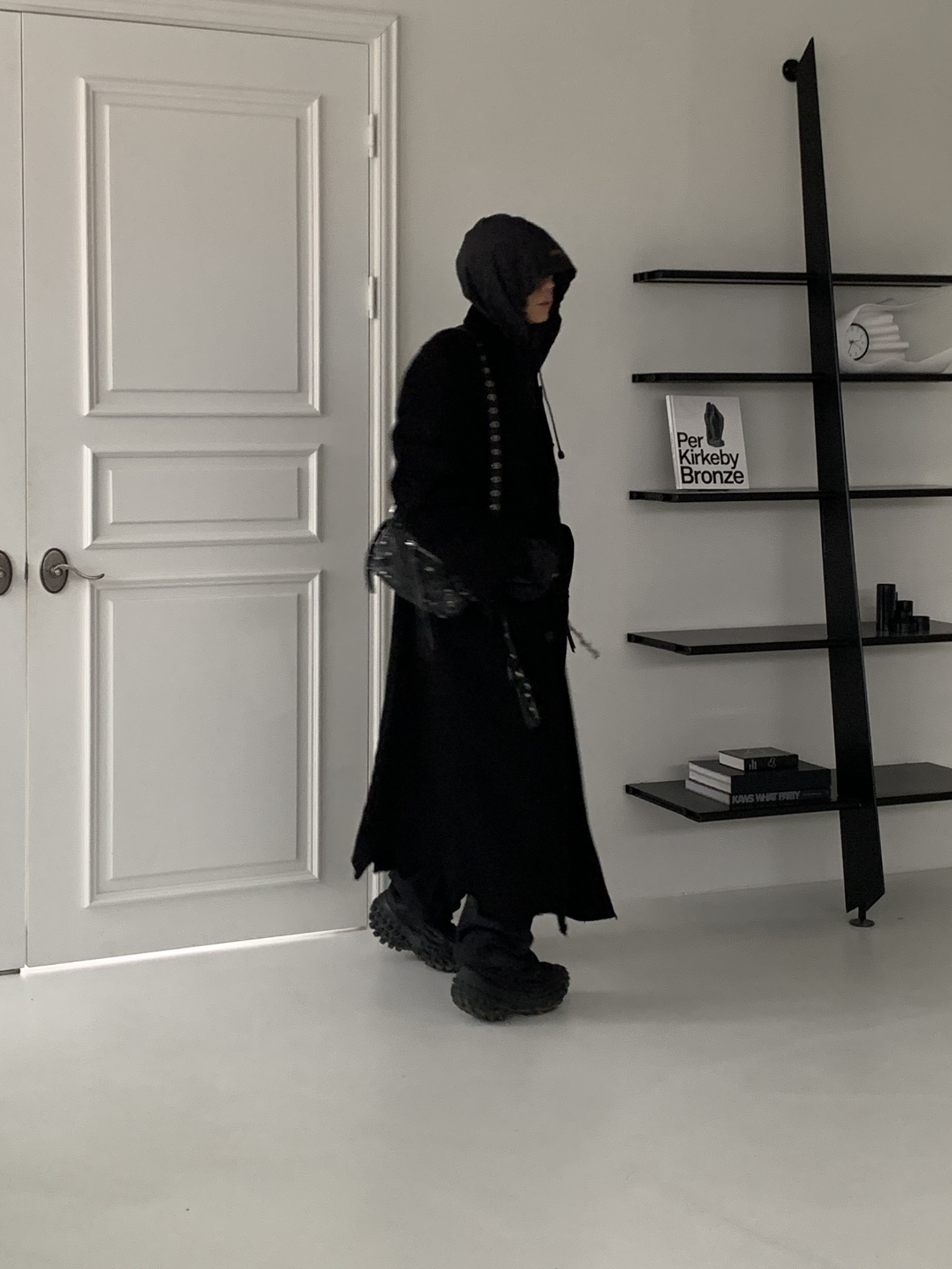 Balenciaga Defender Sneakers Black, Civision by CSC Funmix Trench Coat Black 착용 스타일 - 6