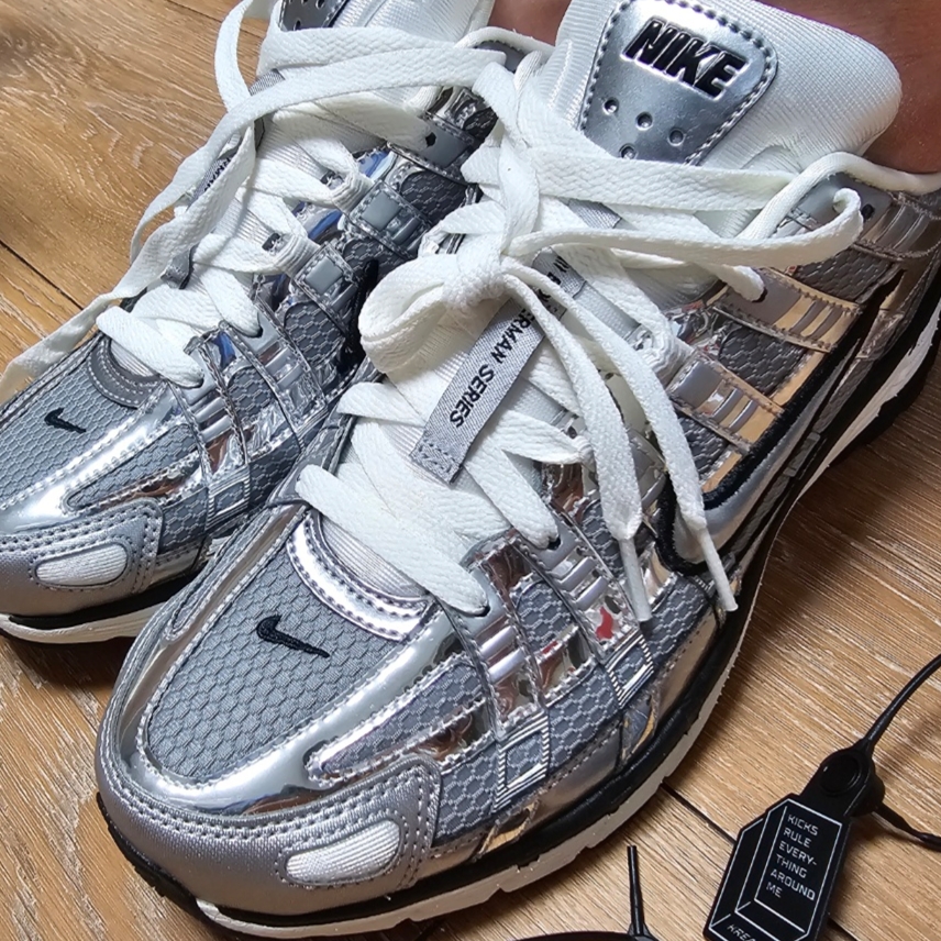 Nike P-6000 Metallic Silver 착용 스타일