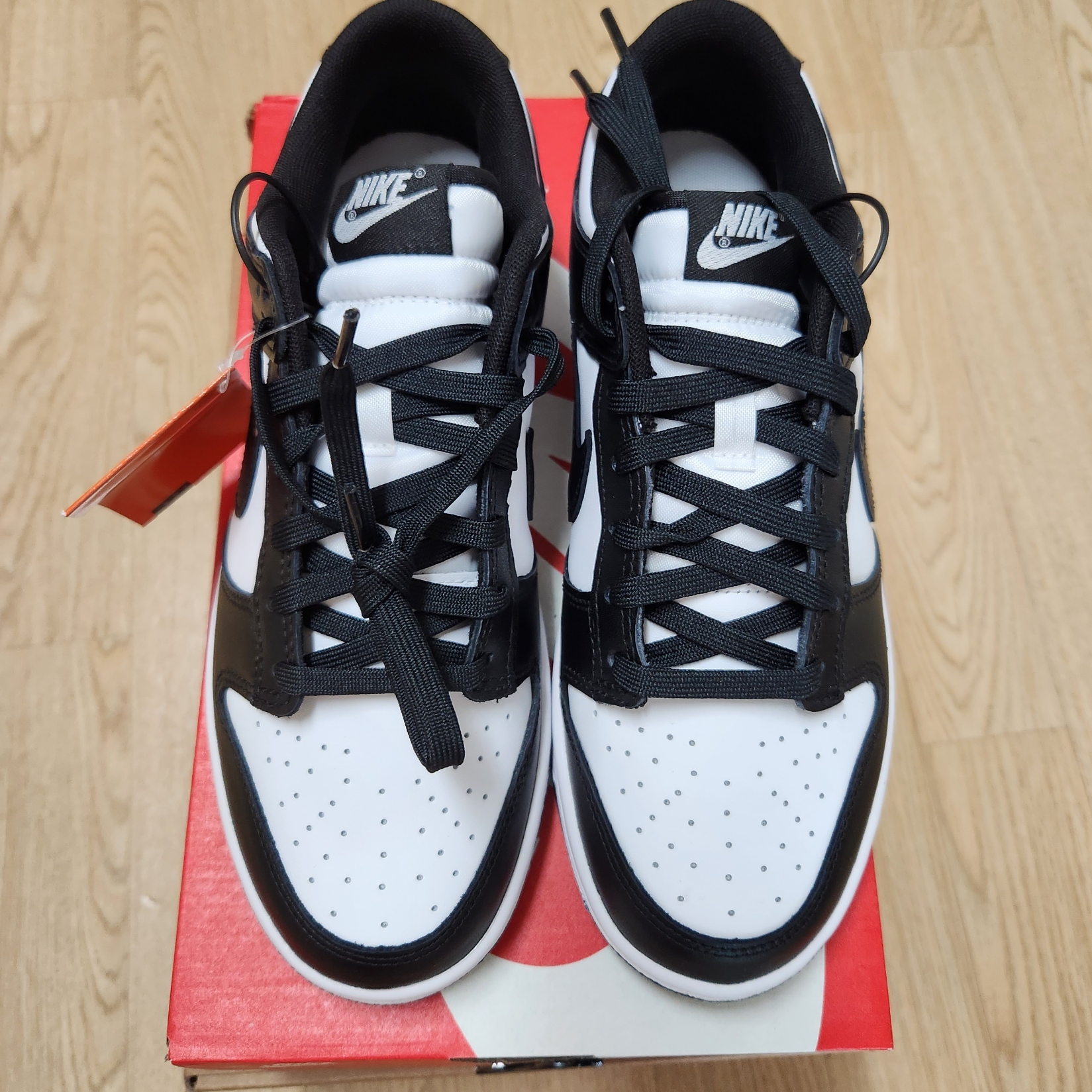 Nike Dunk Low Retro Black 착용 스타일 - 1