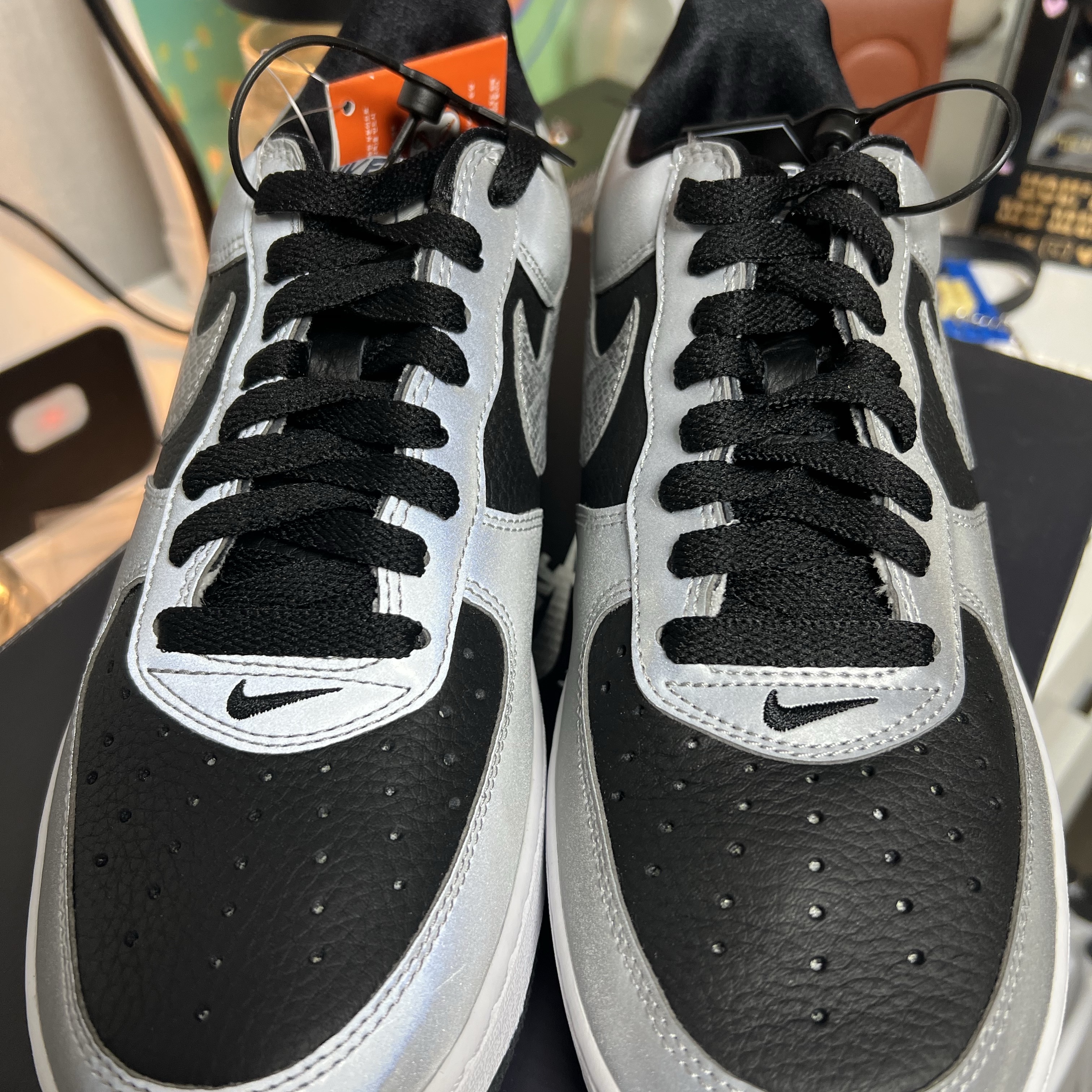 Nike Air Force 1 B Silver Snake 착용 스타일 - 1