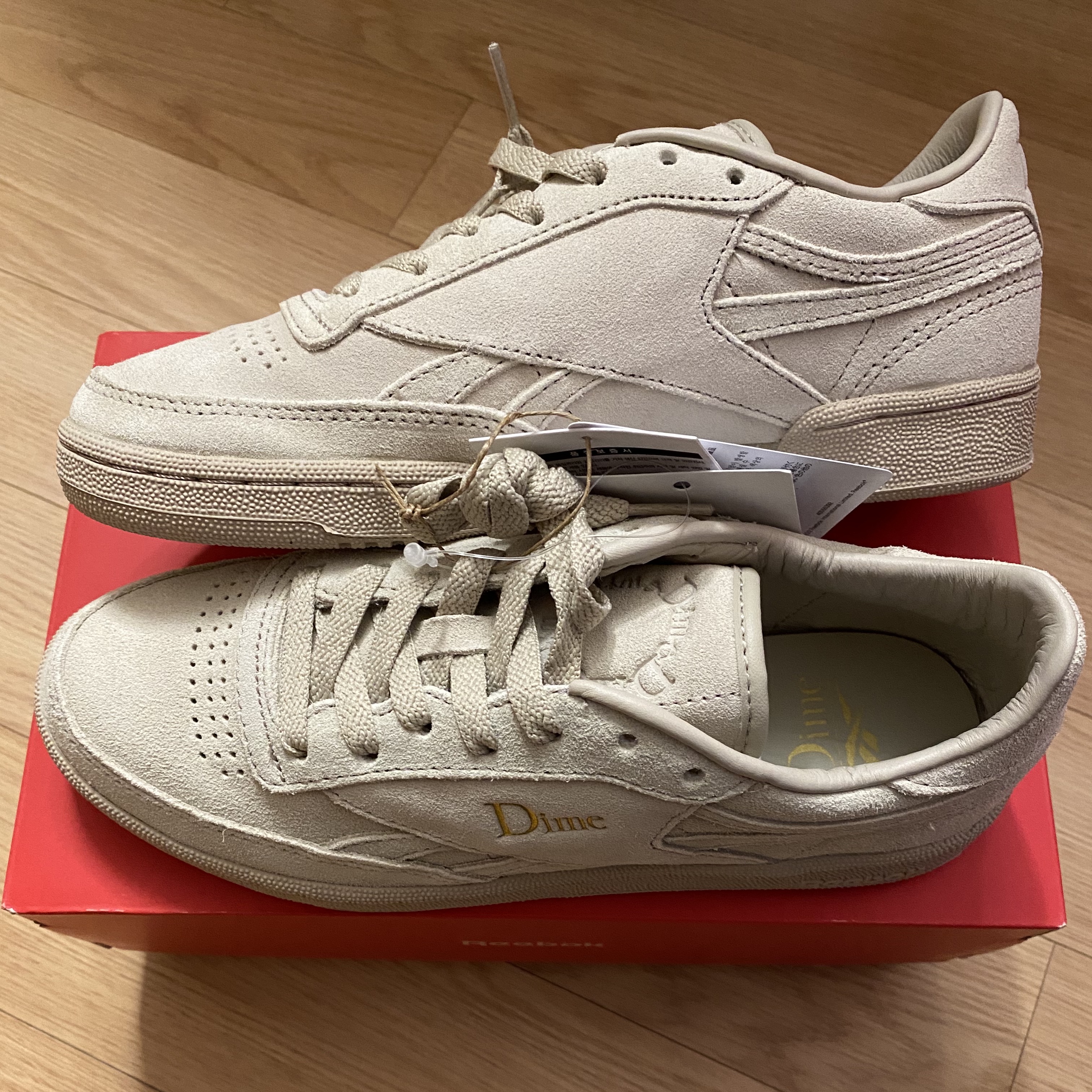 Reebok x Dime Club C Revenge Light Sand 착용 스타일