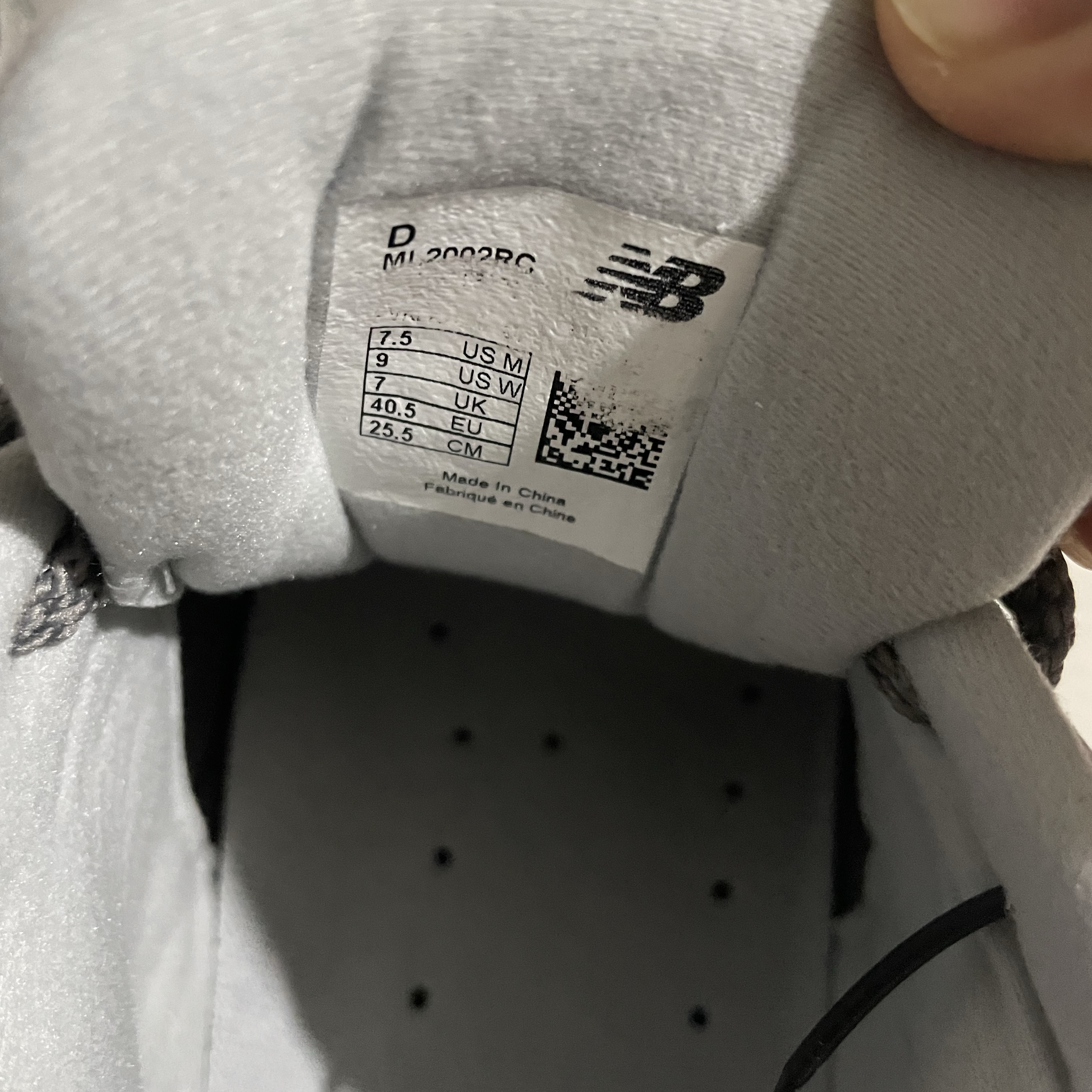 New Balance 2002R Grey 착용 스타일 - 2