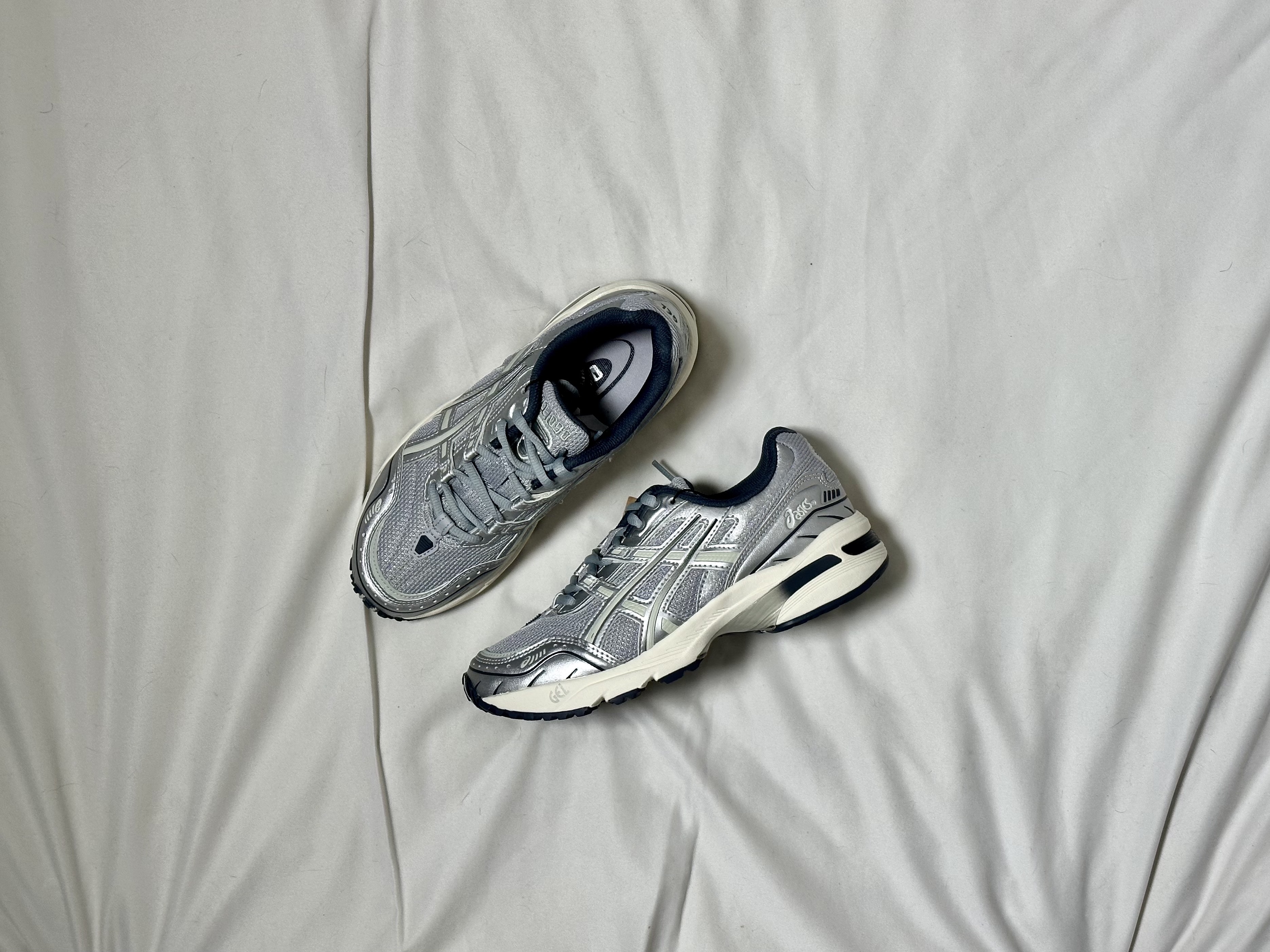 Asics Gel-1090 Piedmont Grey 착용 스타일 - 1