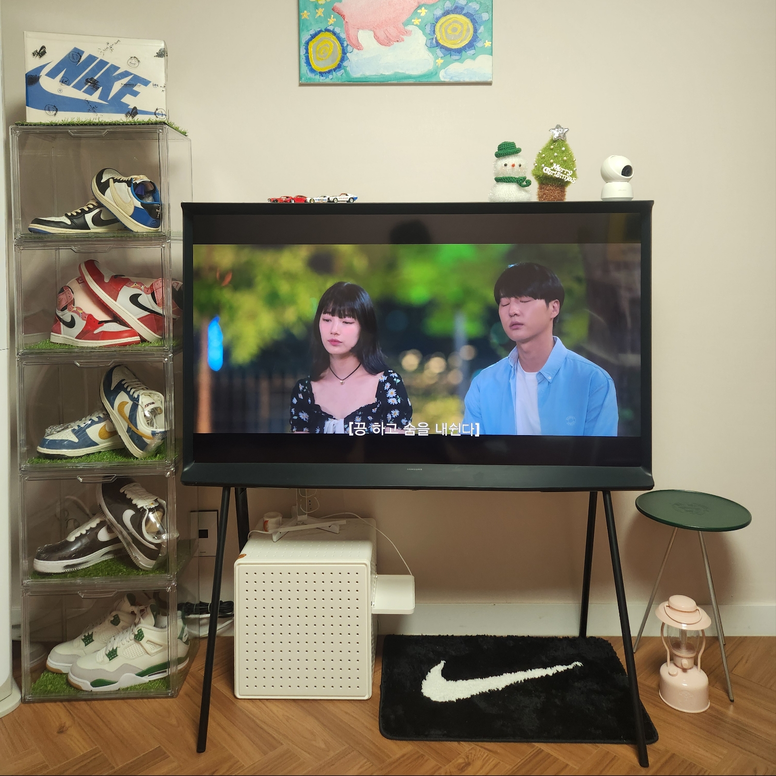 Nike Swoosh Rug Black White, Jordan 1 x Travis Scott x Fragment Retro Low OG SP Military Blue 착용 스타일