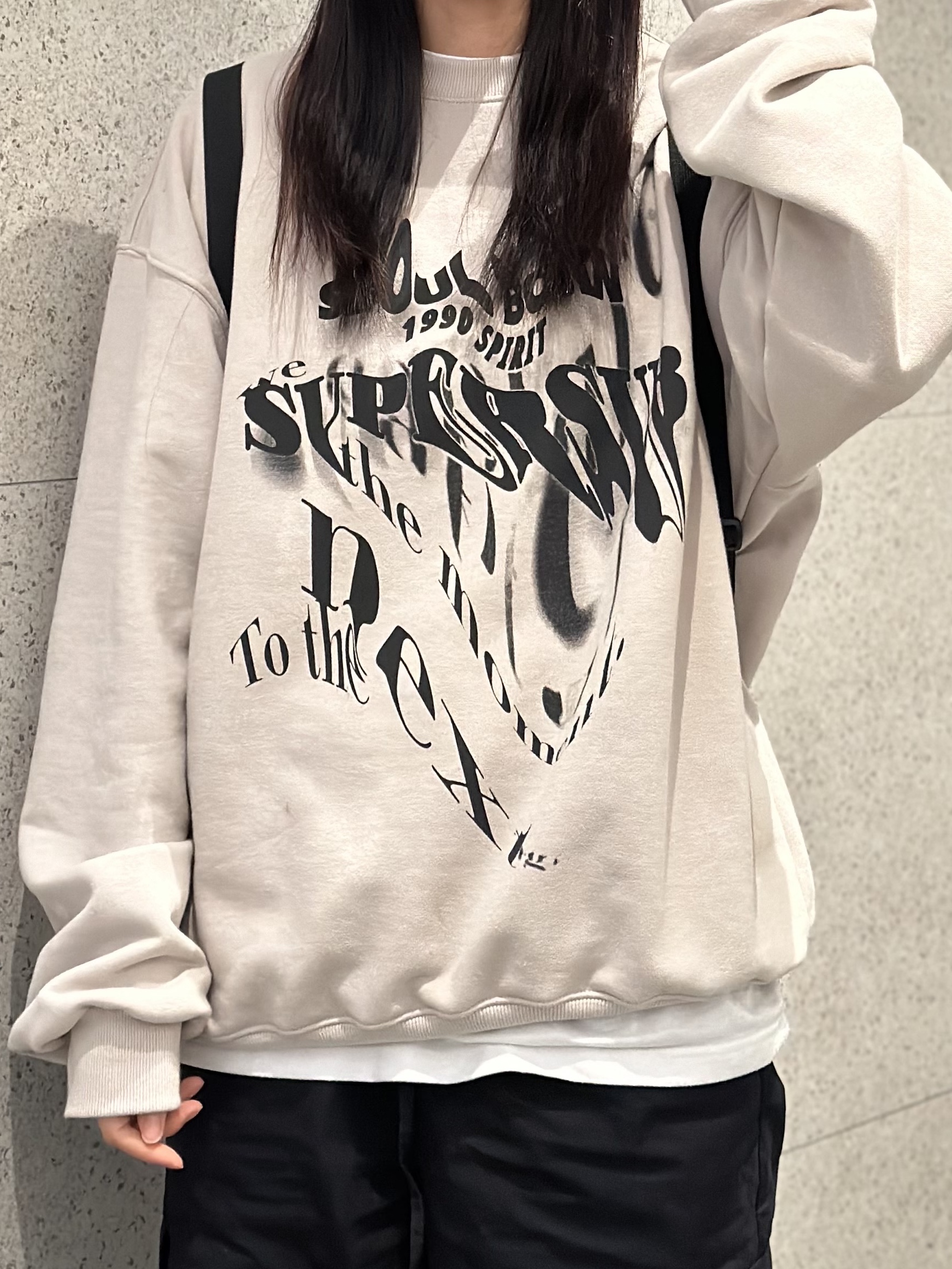 Adidas Yeezy Boost 700 V2 Static 2018, Supreme Mesh Small Backpack Black - 23SS 착용 스타일 - 4