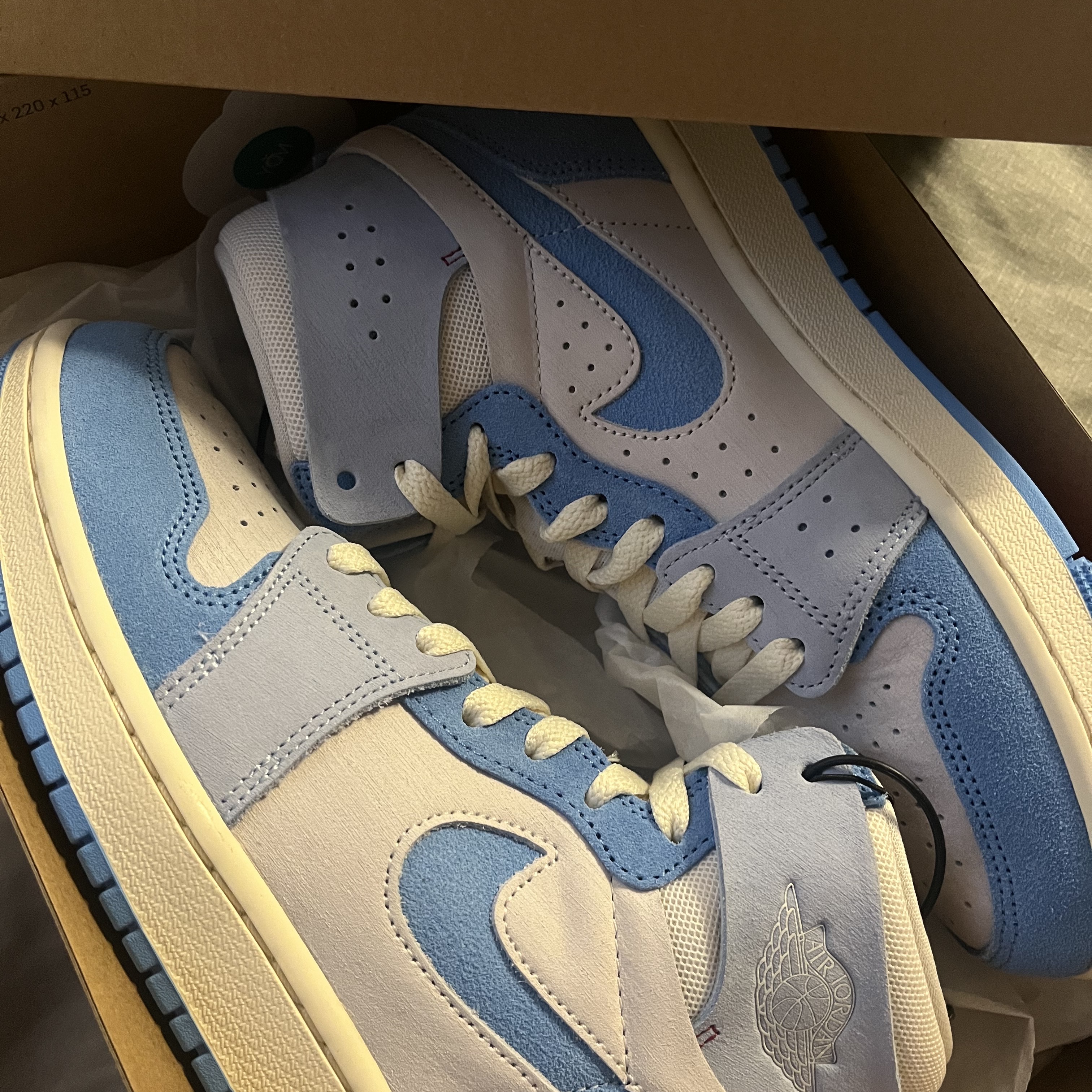 (W) Jordan 1 Zoom Air CMFT 2 Phantom University Blue 착용 스타일 - 2