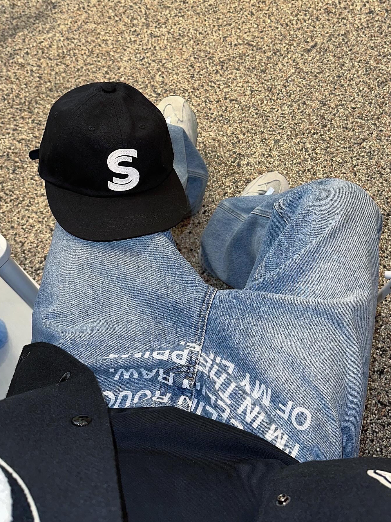Adidas Yeezy Boost 700 Salt 2023, [KREAM 단독] Safarispot Emblem Patch Cap Black 착용 스타일 - 3