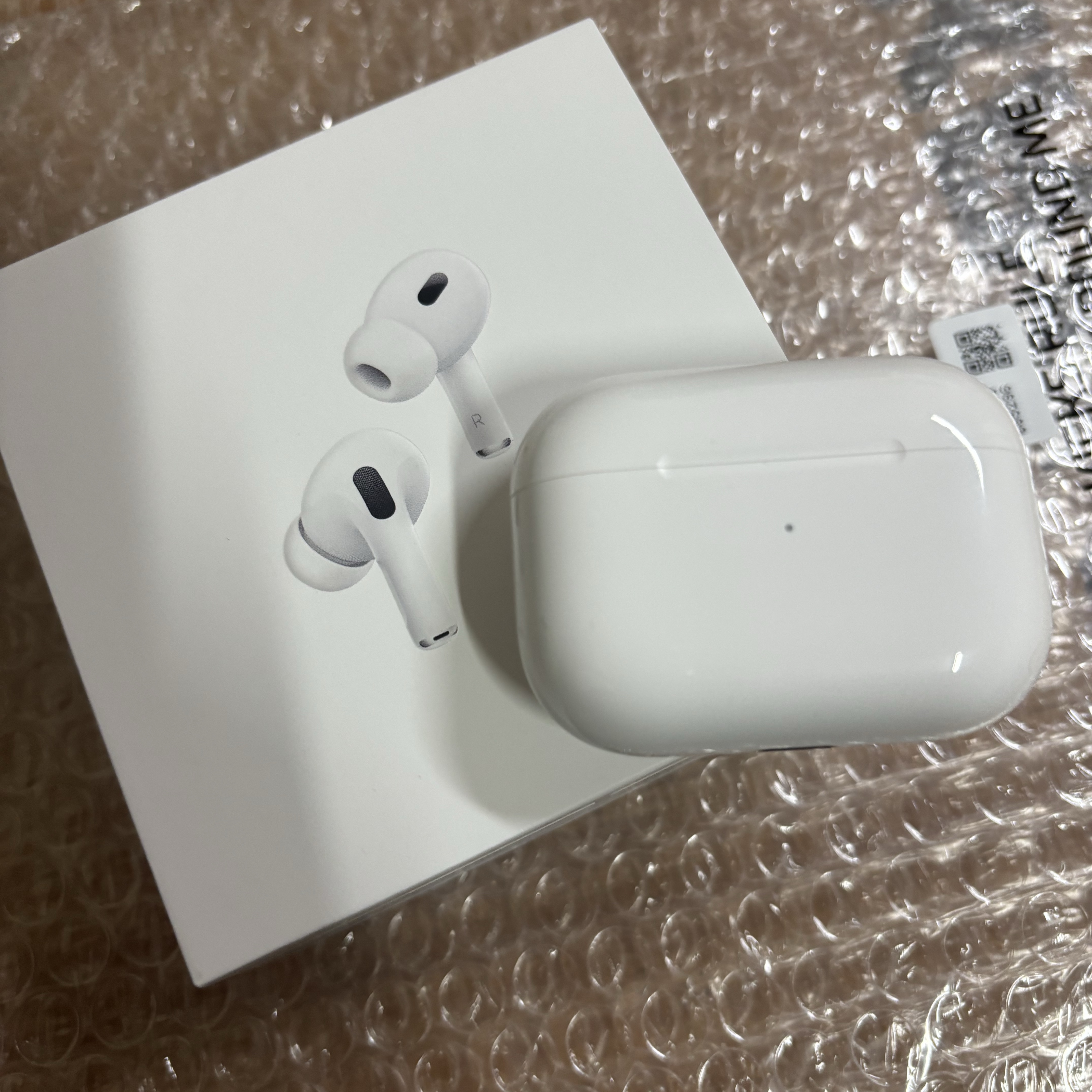 애플 에어팟 프로 2세대 맥세이프 호환 USB C (국내 정식 발매 제품) 착용 스타일 - 3