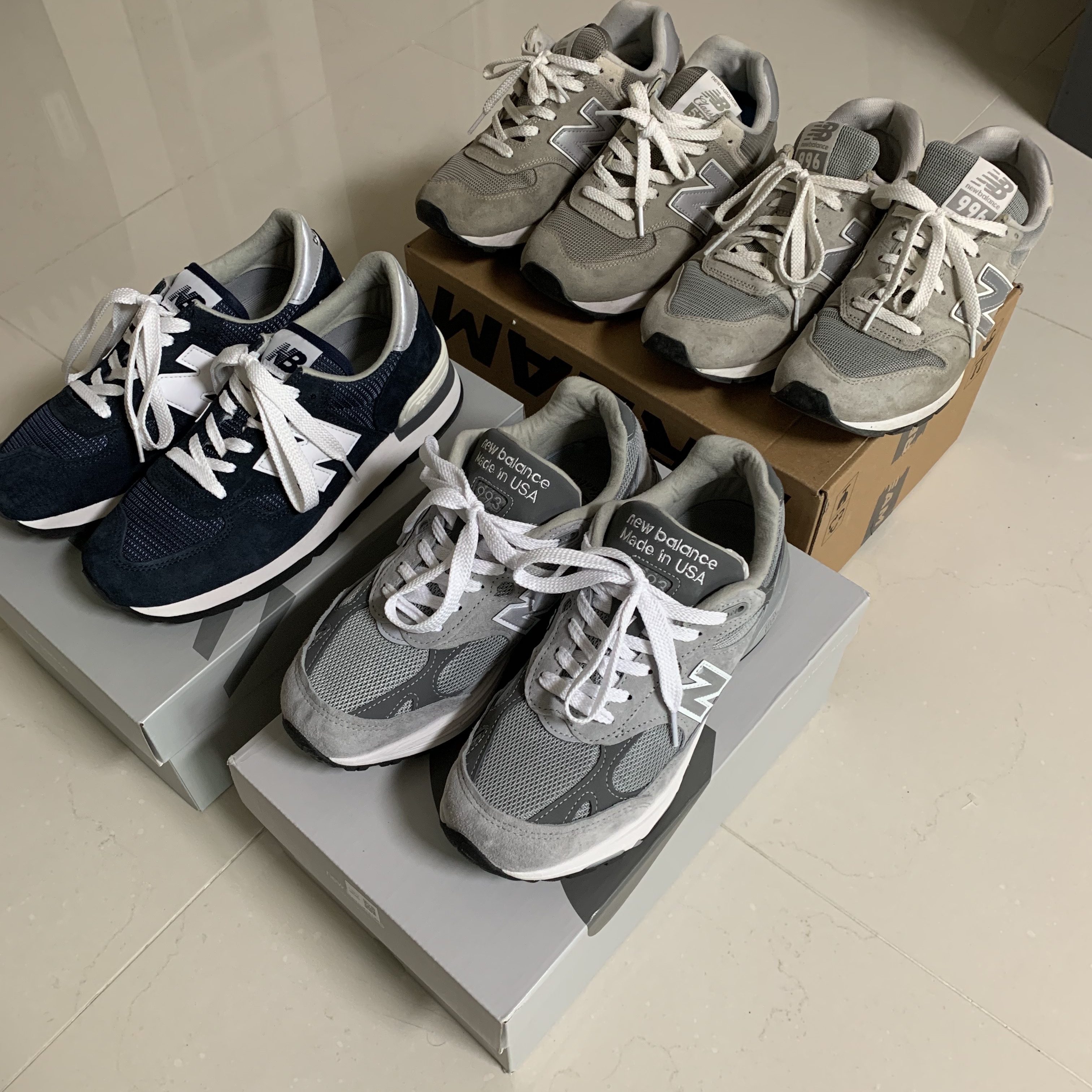 New Balance 990v1 Made in USA Navy 착용 스타일 - 1