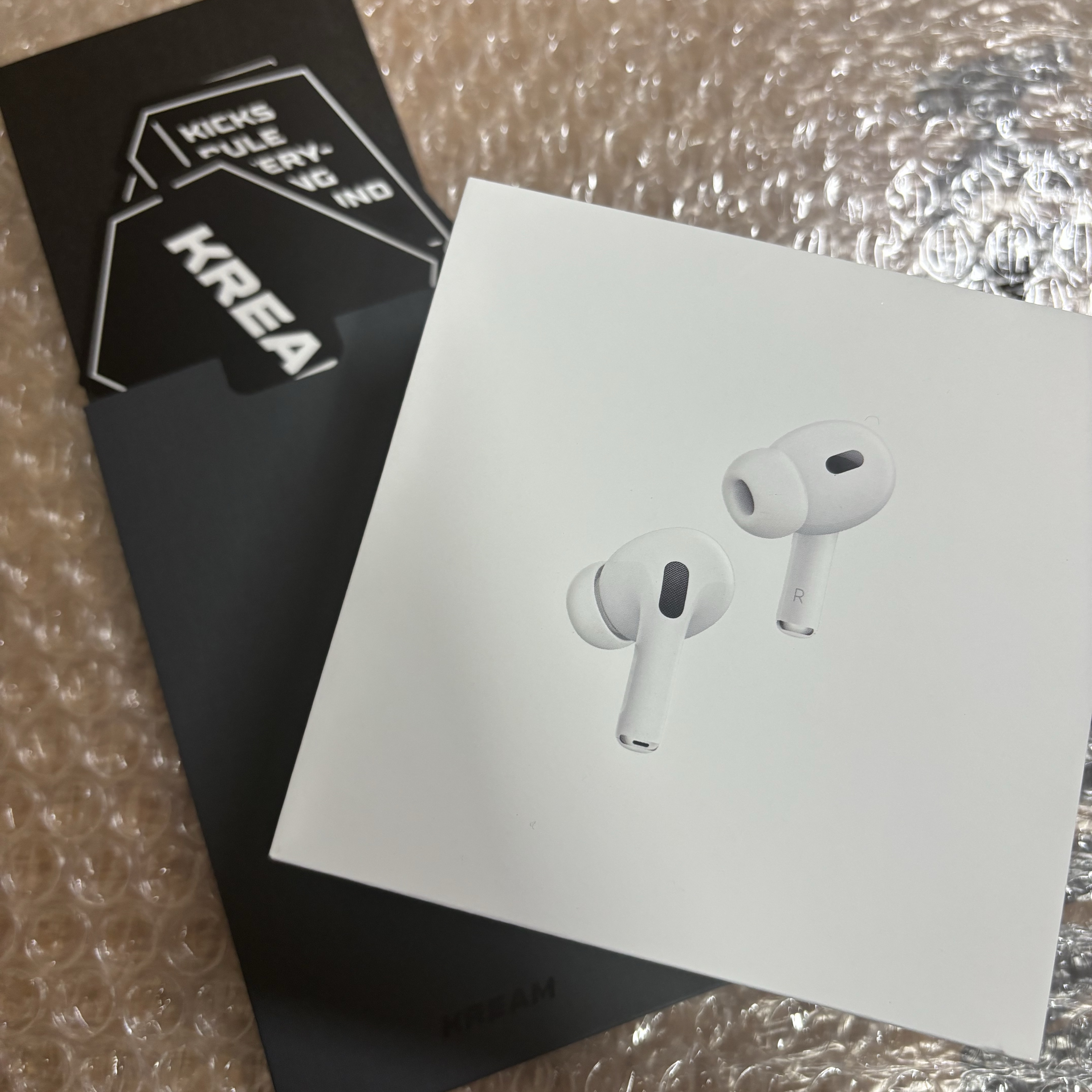 애플 에어팟 프로 2세대 맥세이프 호환 USB C (국내 정식 발매 제품) 착용 스타일 - 2