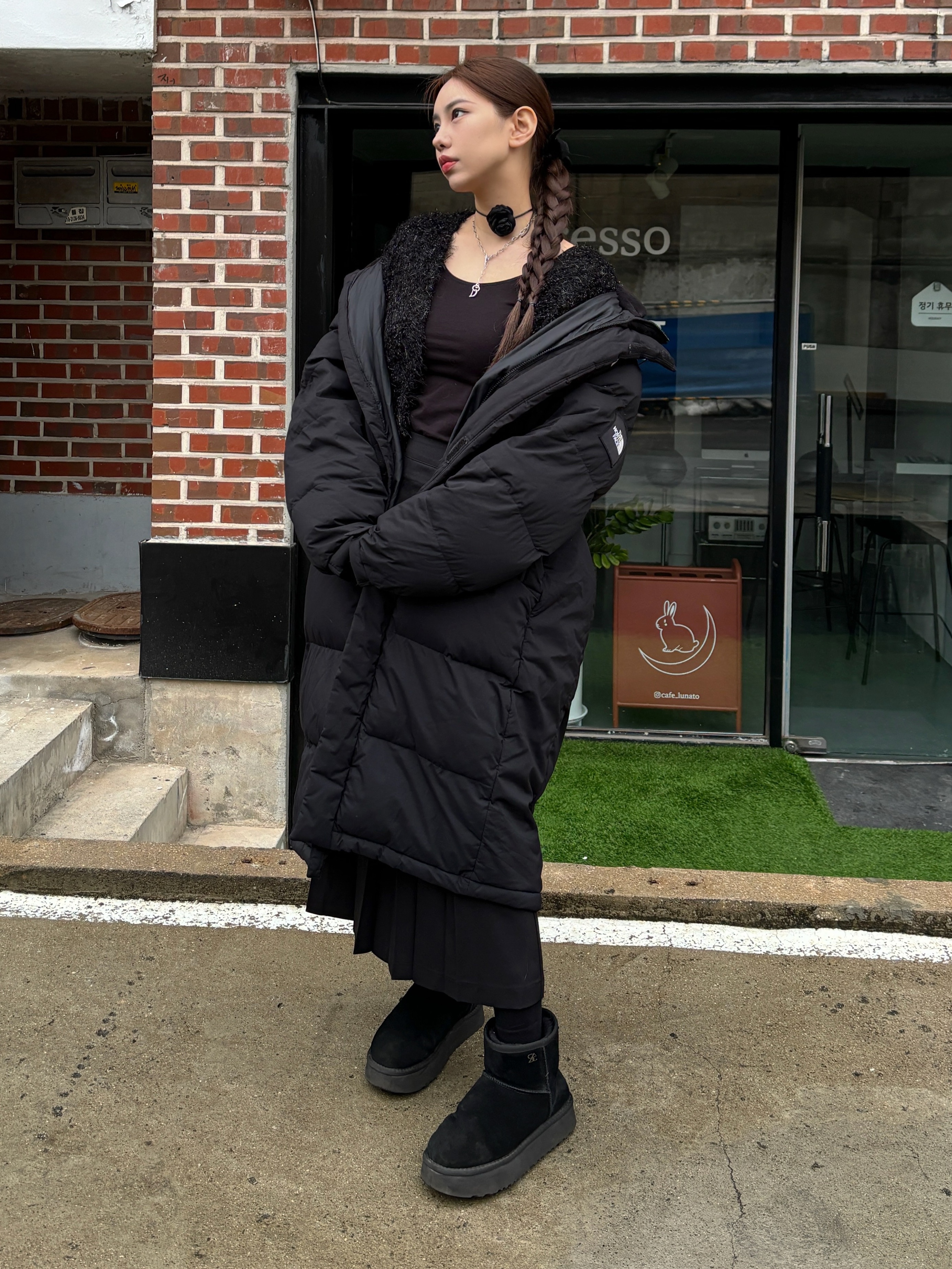 The North Face White Label Go Free Down Coat Black 착용 스타일 - 1