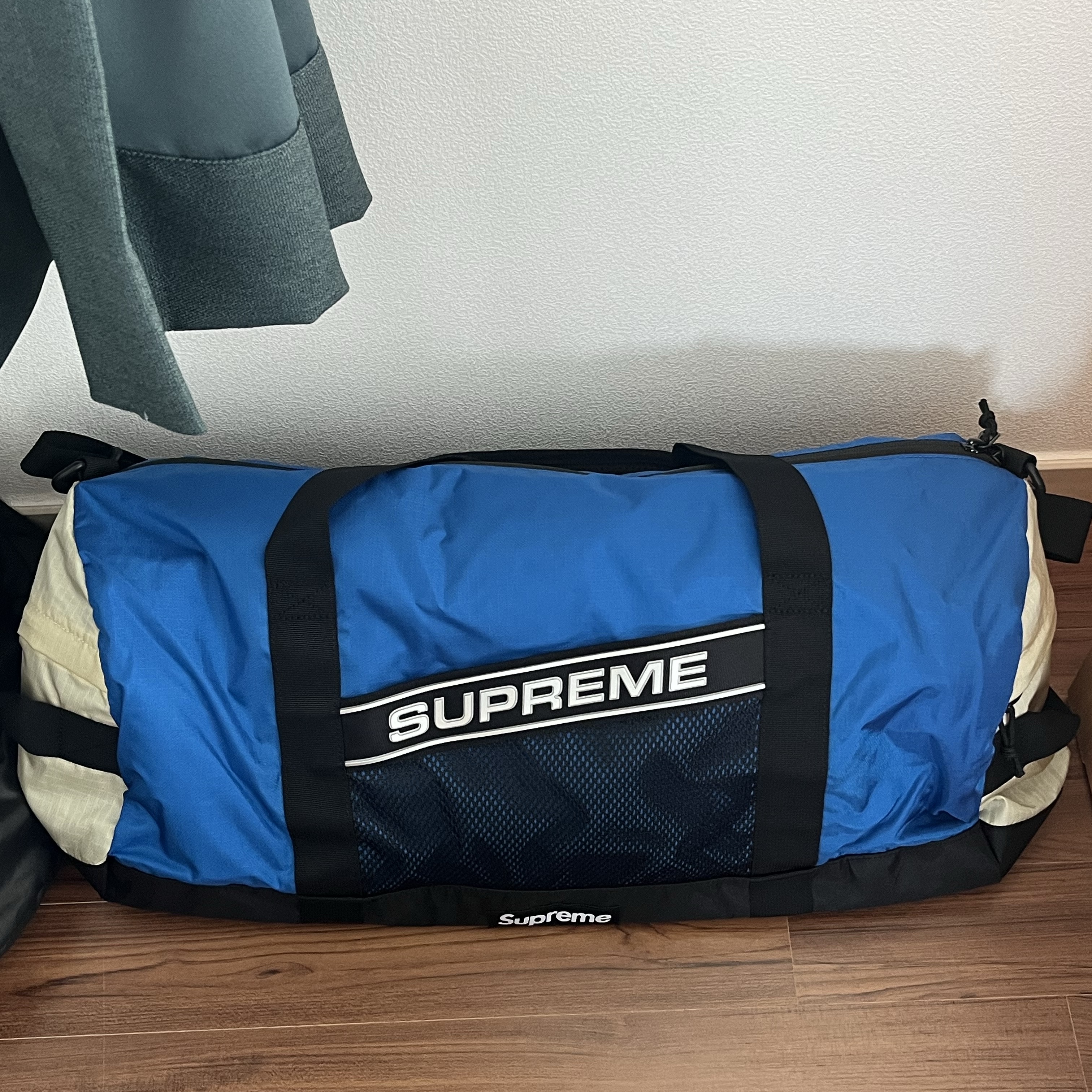 Supreme Duffle Bag Blue - 23FW 착용 스타일 - 3