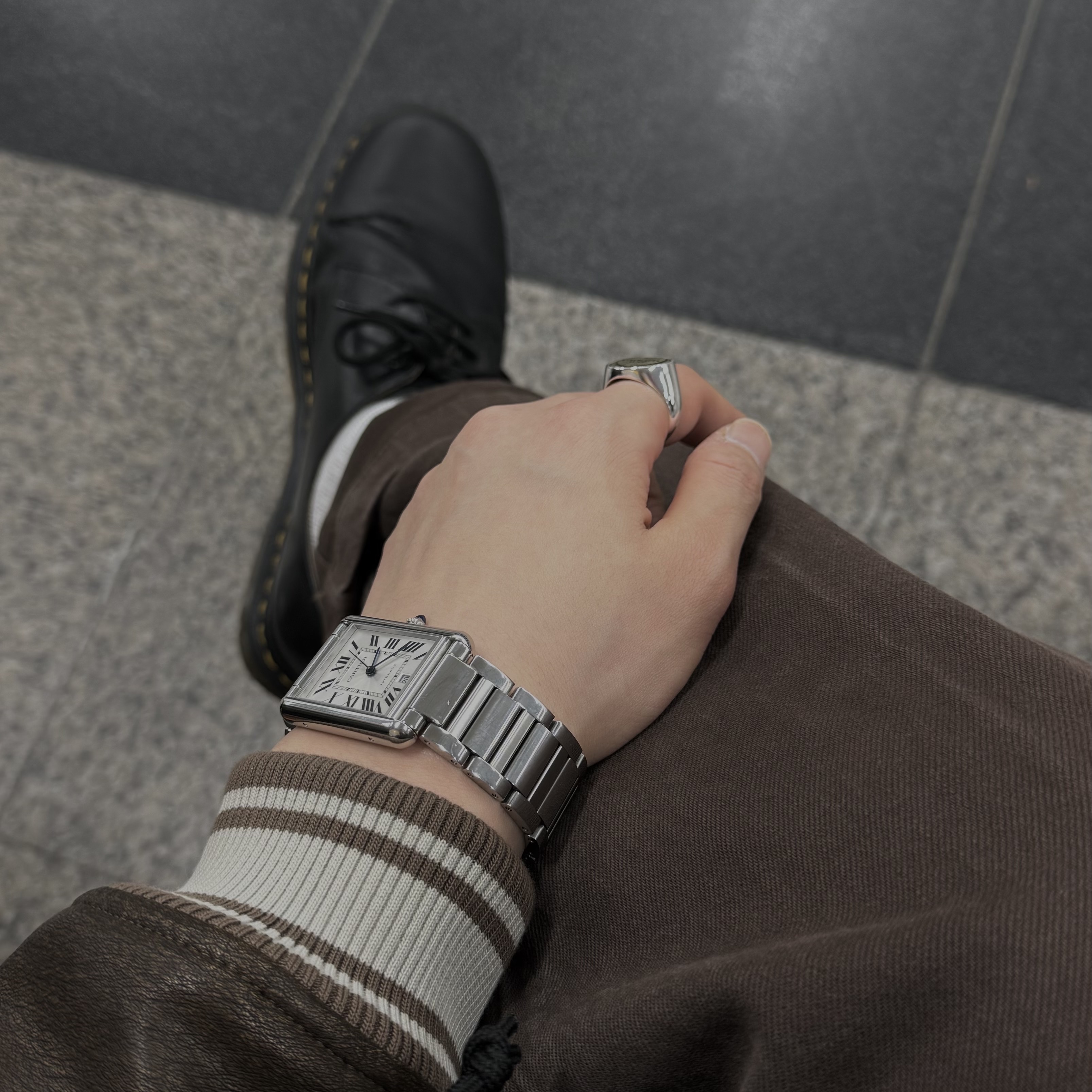 Cartier Tank Must Watch Extra Large Automatic Steel Bracelet Steel 착용 스타일