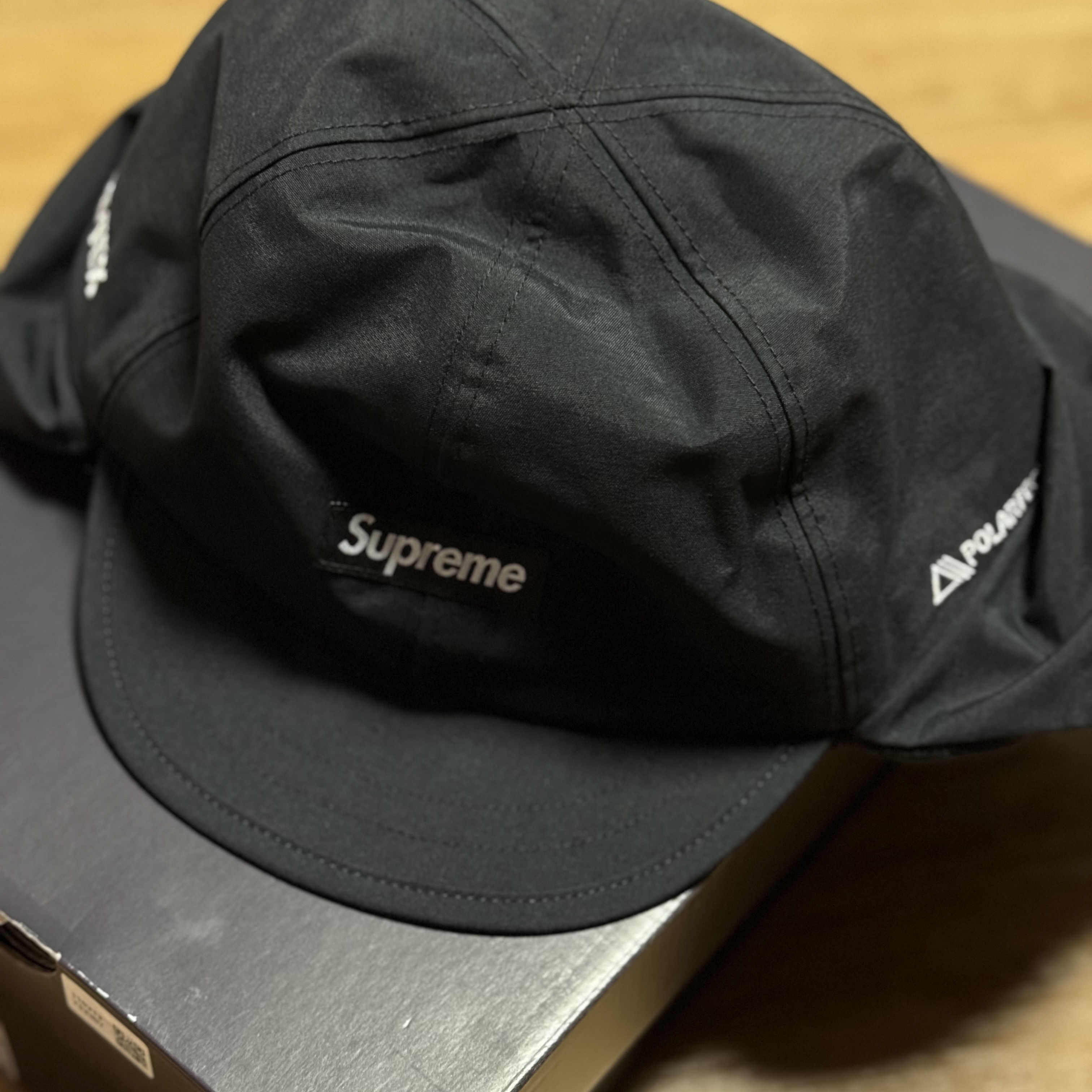 Supreme Gore-Tex Earflap Cap Black - 23FW 착용 스타일 - 2