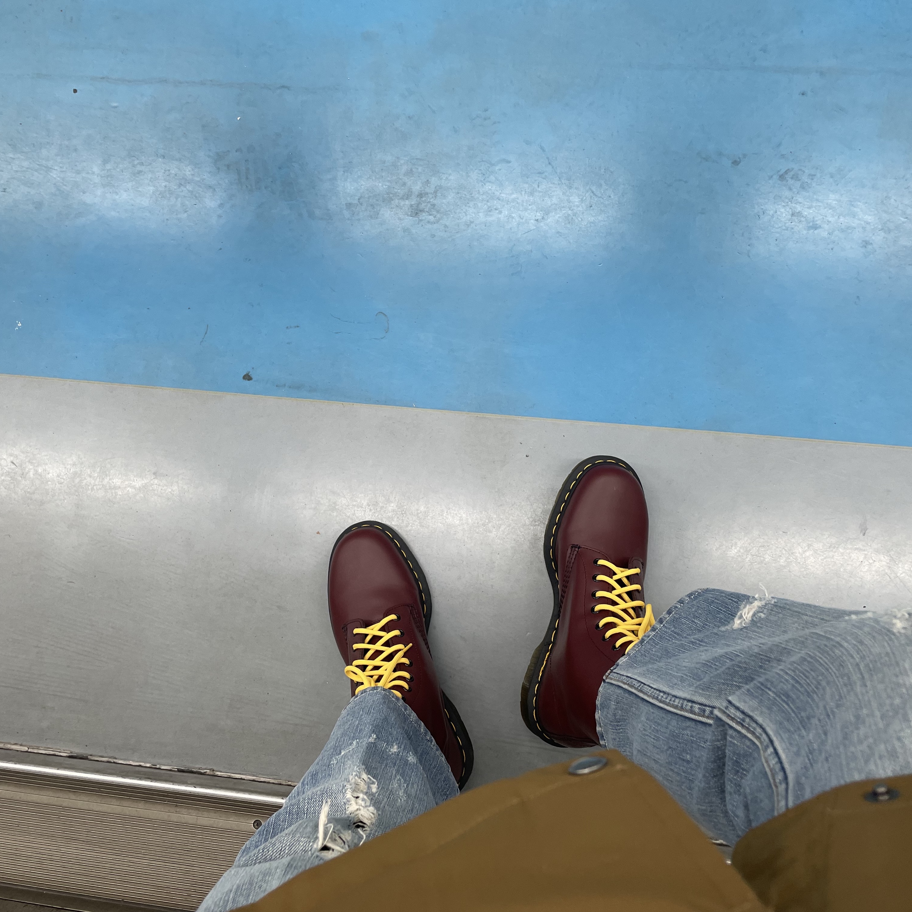 Dr. Martens 1460 Smooth Boots Cherry Red 착용 스타일