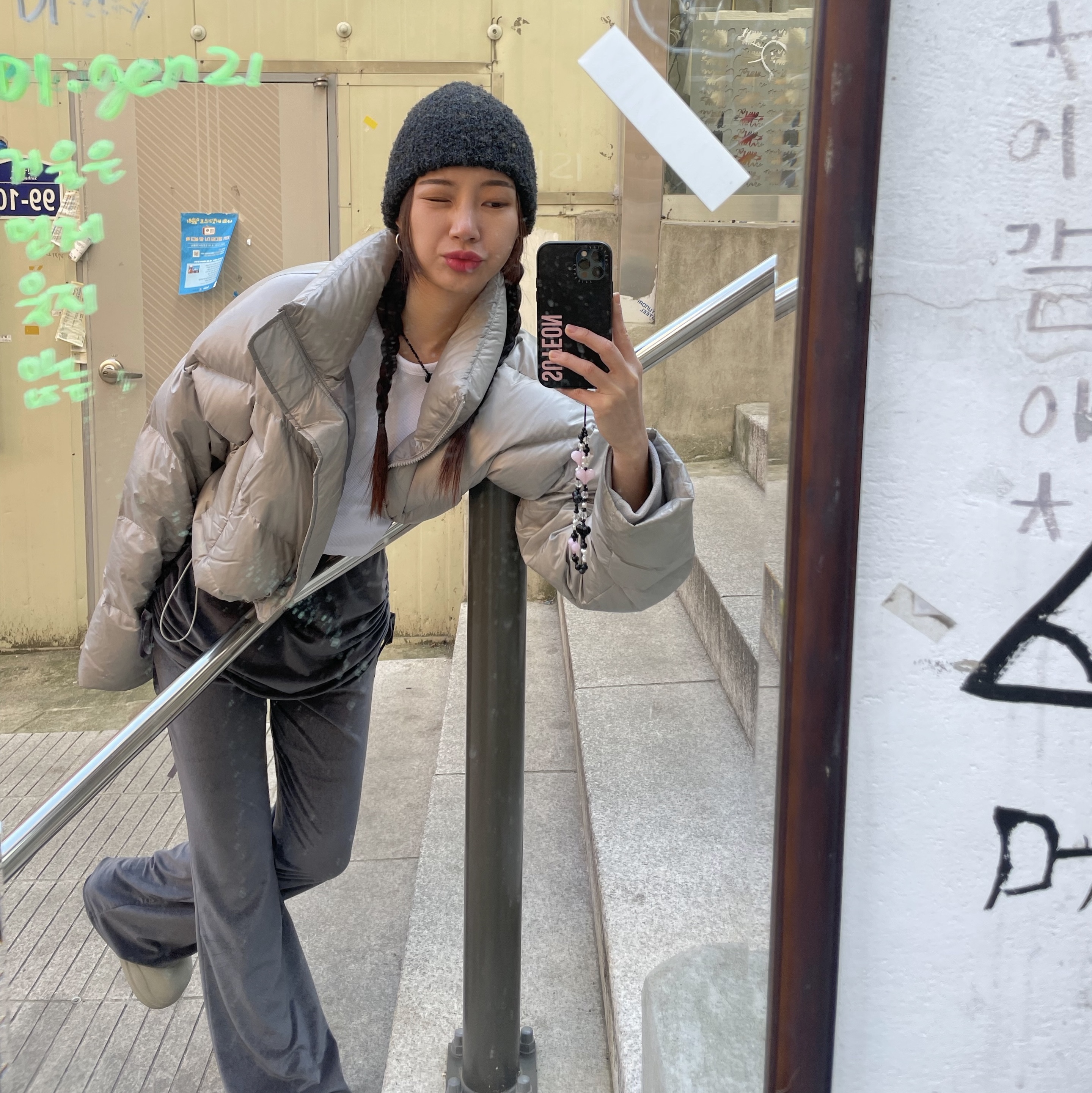 (W) Rockfishweatherwear Hayden Clog Sage 착용 스타일 - 1