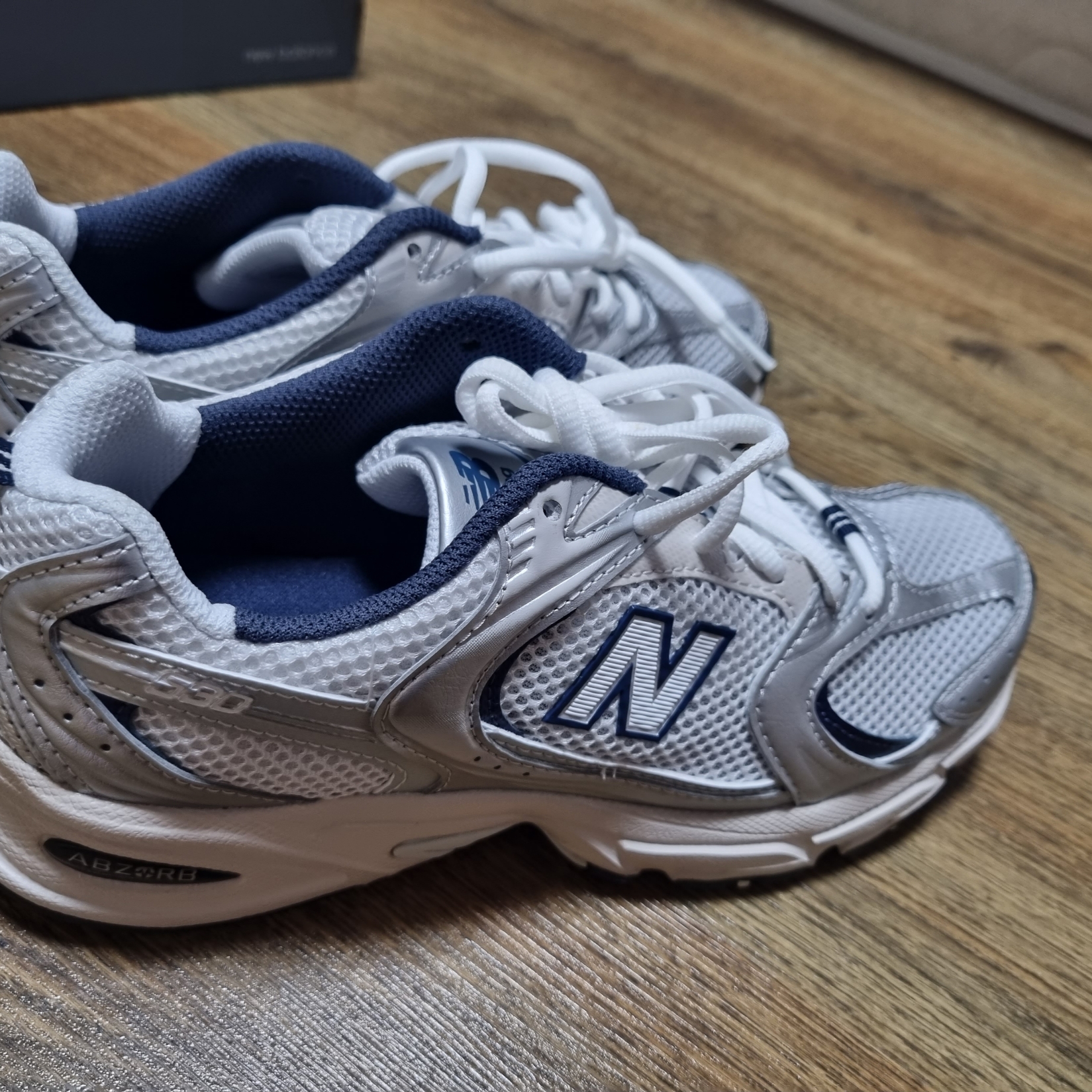 New Balance 530 Steel Grey 착용 스타일