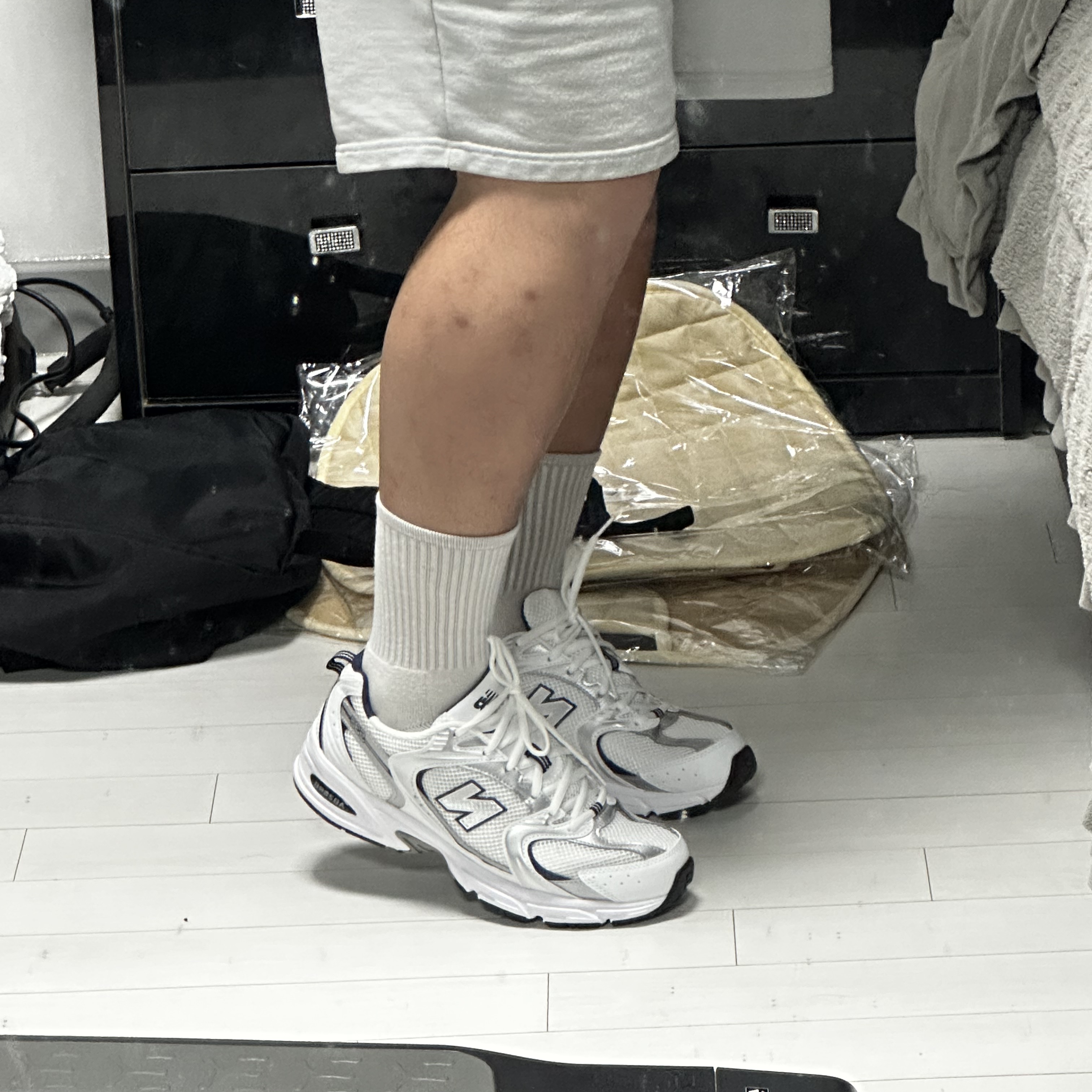 New Balance 530 White 착용 스타일