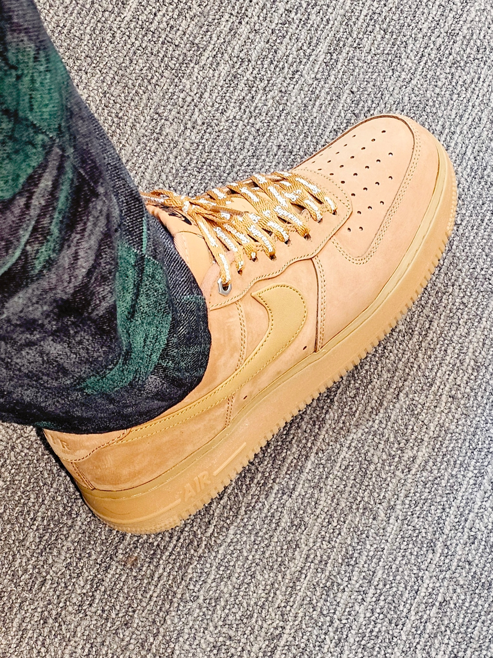 Nike Air Force 1 '07 WB Flax 착용 스타일