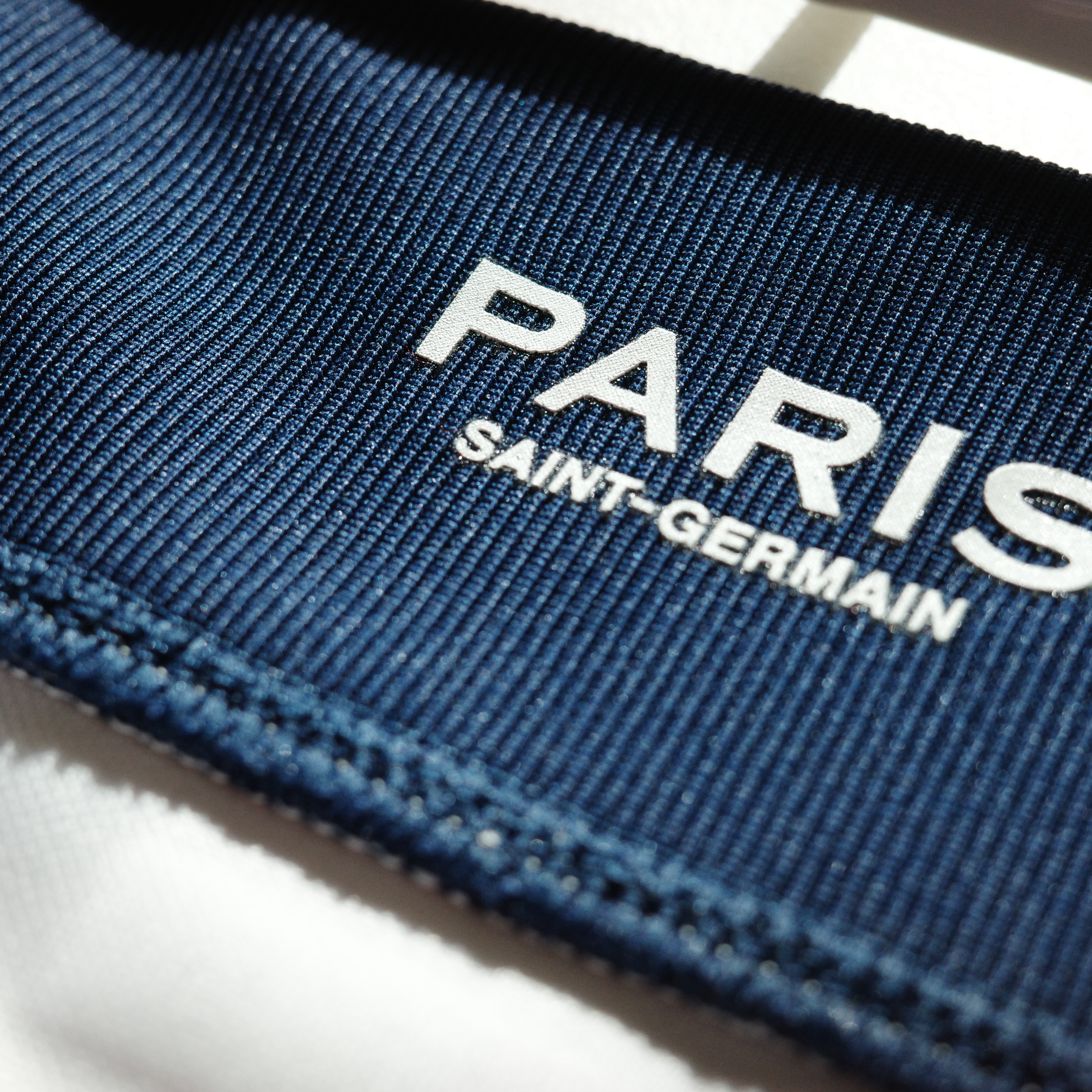 Nike Paris Saint-Germain 2023/24 Dri-Fit Stadium Away Jersey White Midnight Navy (Non Marking Ver.) 착용 스타일 - 4