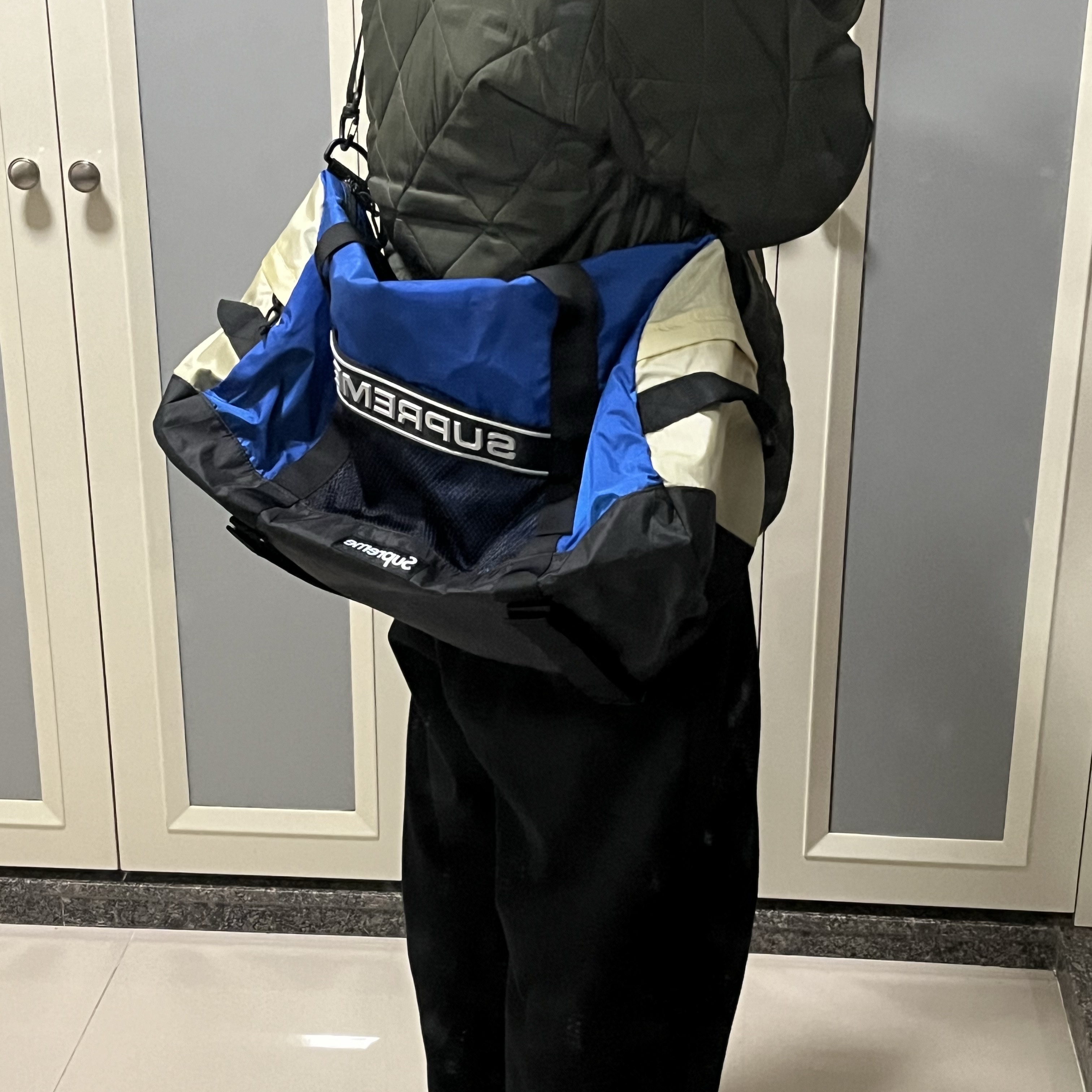 Supreme Duffle Bag Blue - 23FW 착용 스타일 - 1
