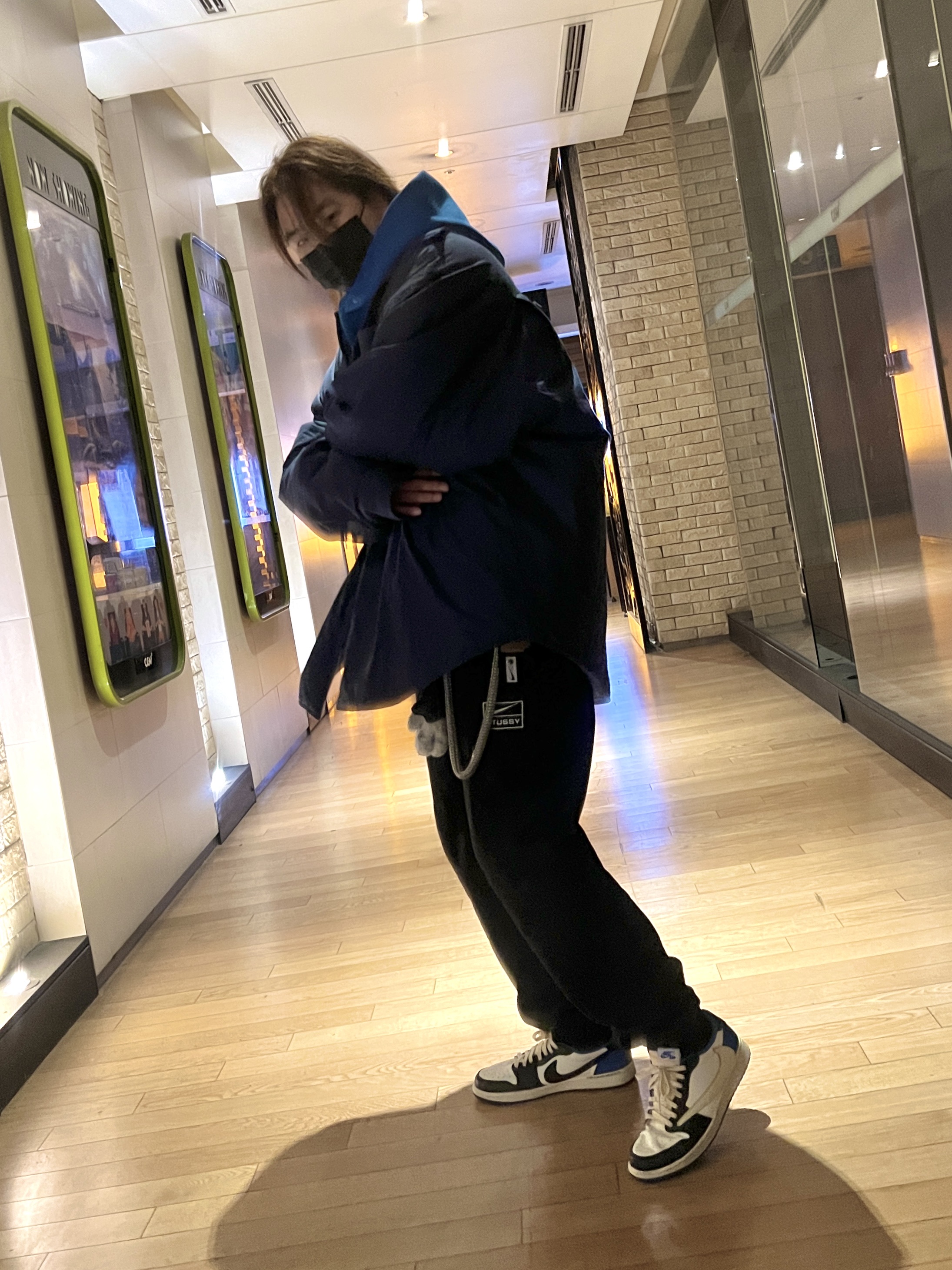 Project G/R Reversible Padded Check Shirt Navy, Jordan 1 x Travis Scott x Fragment Retro Low OG SP Military Blue 착용 스타일 - 1