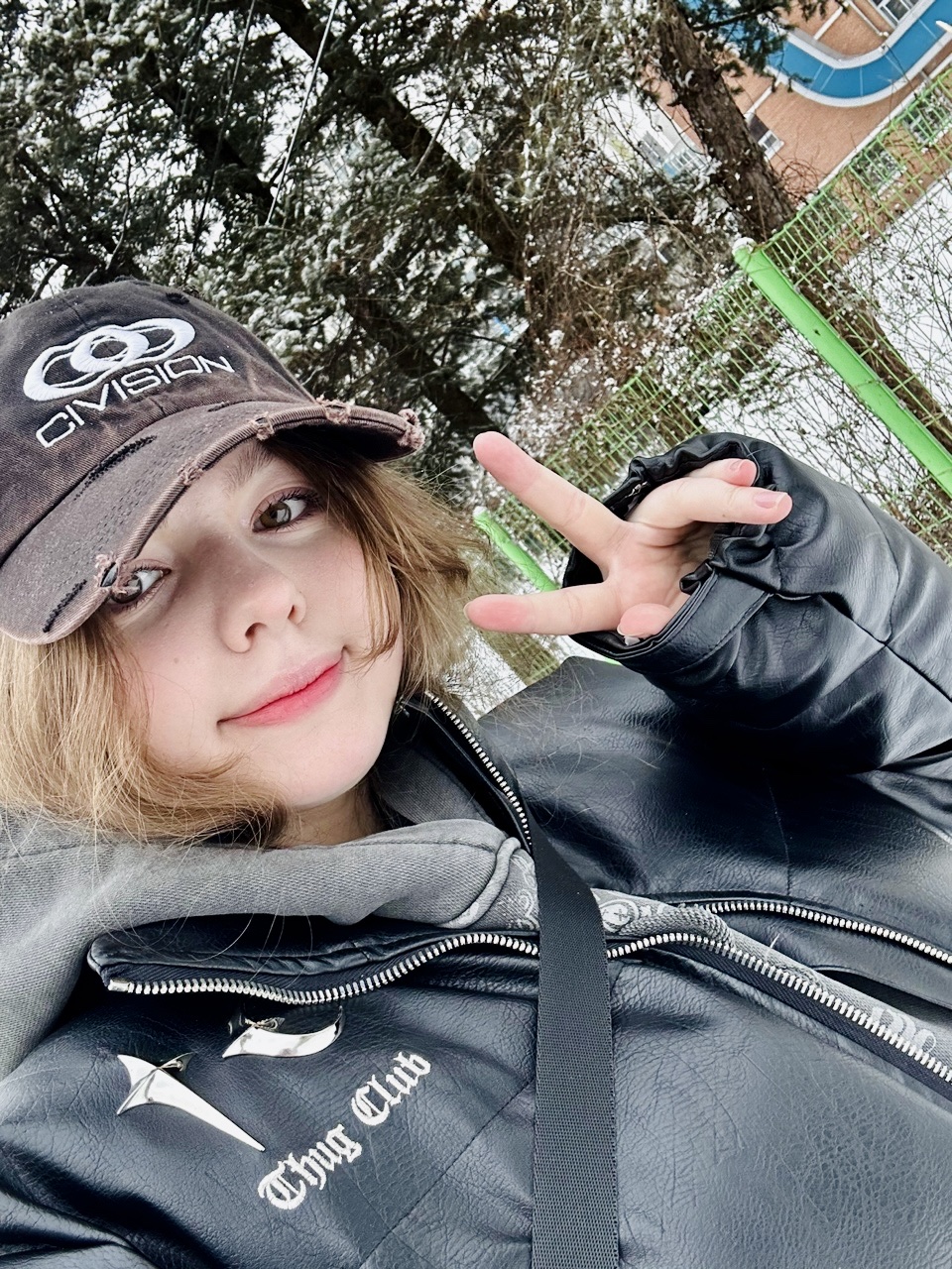 Civision by CSC Vison Destroyed Cap Washed Black, Thug Club Leather Puffer Jacket Black (Polyester) 착용 스타일