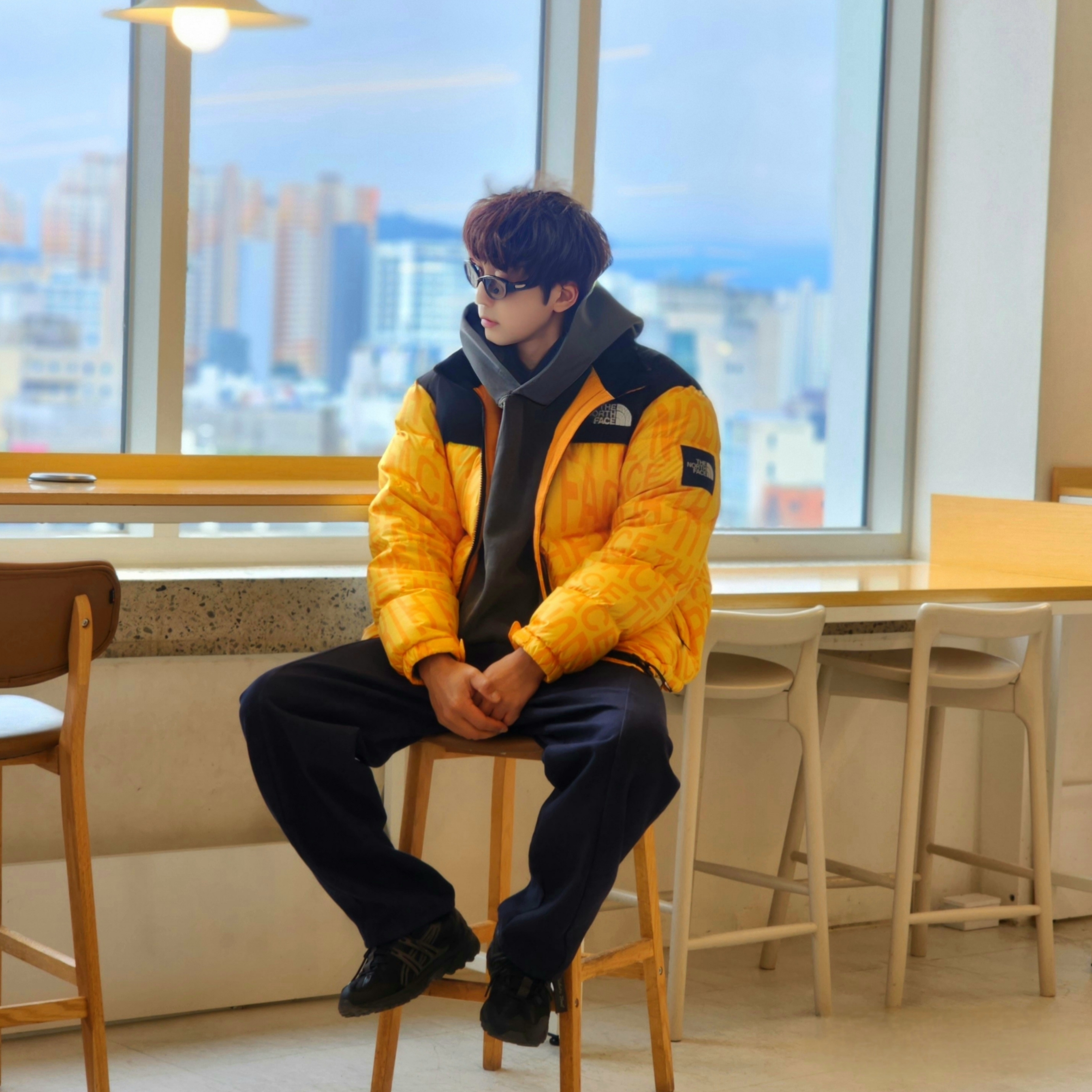The North Face White Label Novelty Nuptse Down Jacket P Yellow, Punch Drunk Parties Circle Logo Garment Dyed Hoodie Charcoal 착용 스타일 - 5