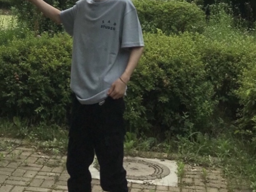 IAB Studio T-Shirt Ash Blue - 21SS 착용 스타일 - 1