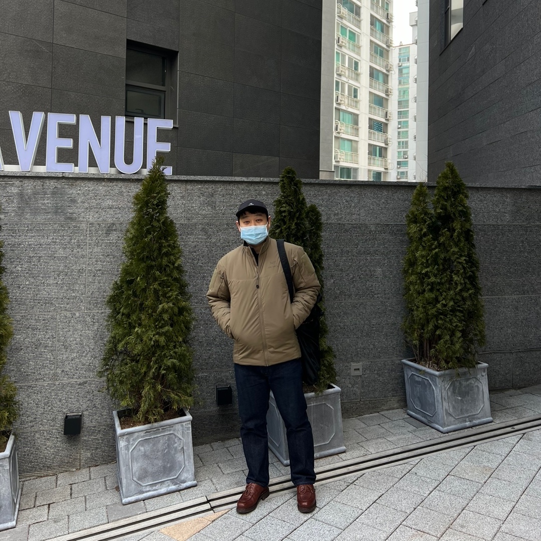 Arc'teryx LEAF Cold WX Jacket LT Gen 2 Crocodile, Porter Tanker 2Way Helmet Bag Black 착용 스타일