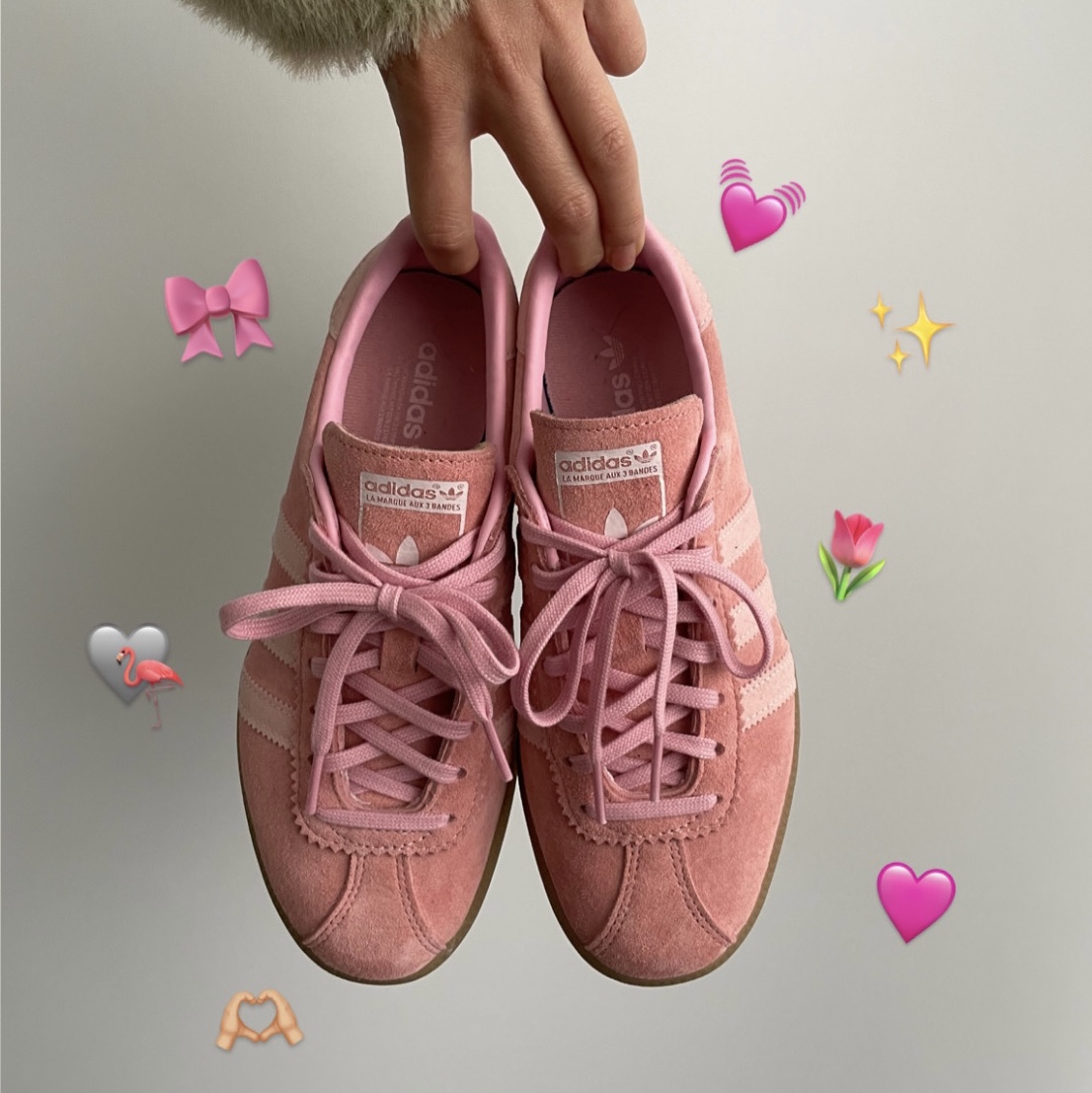 Adidas Bermuda Glow Pink 착용 스타일