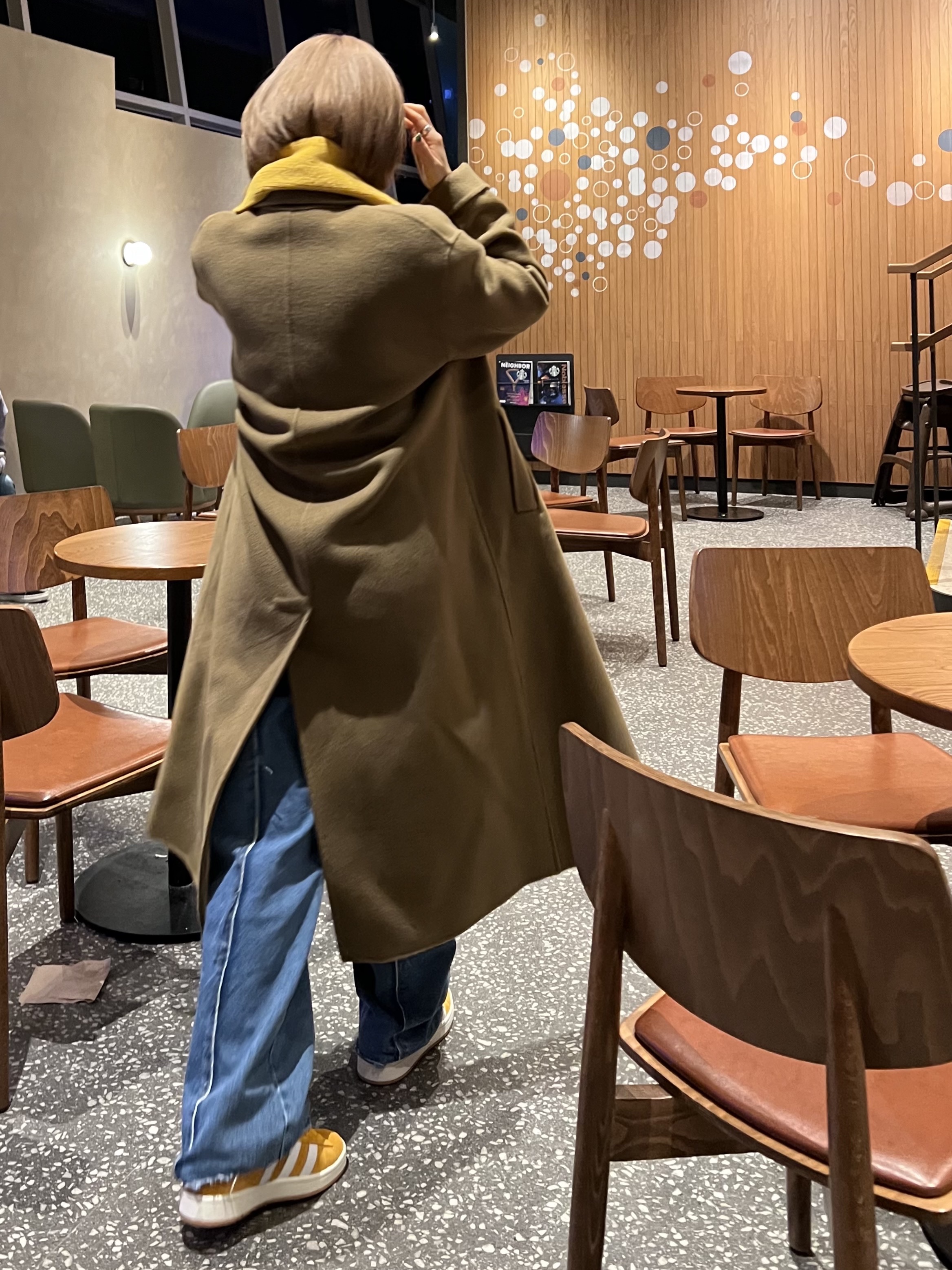 Adidas Campus 00s Pantone White 착용 스타일 - 2