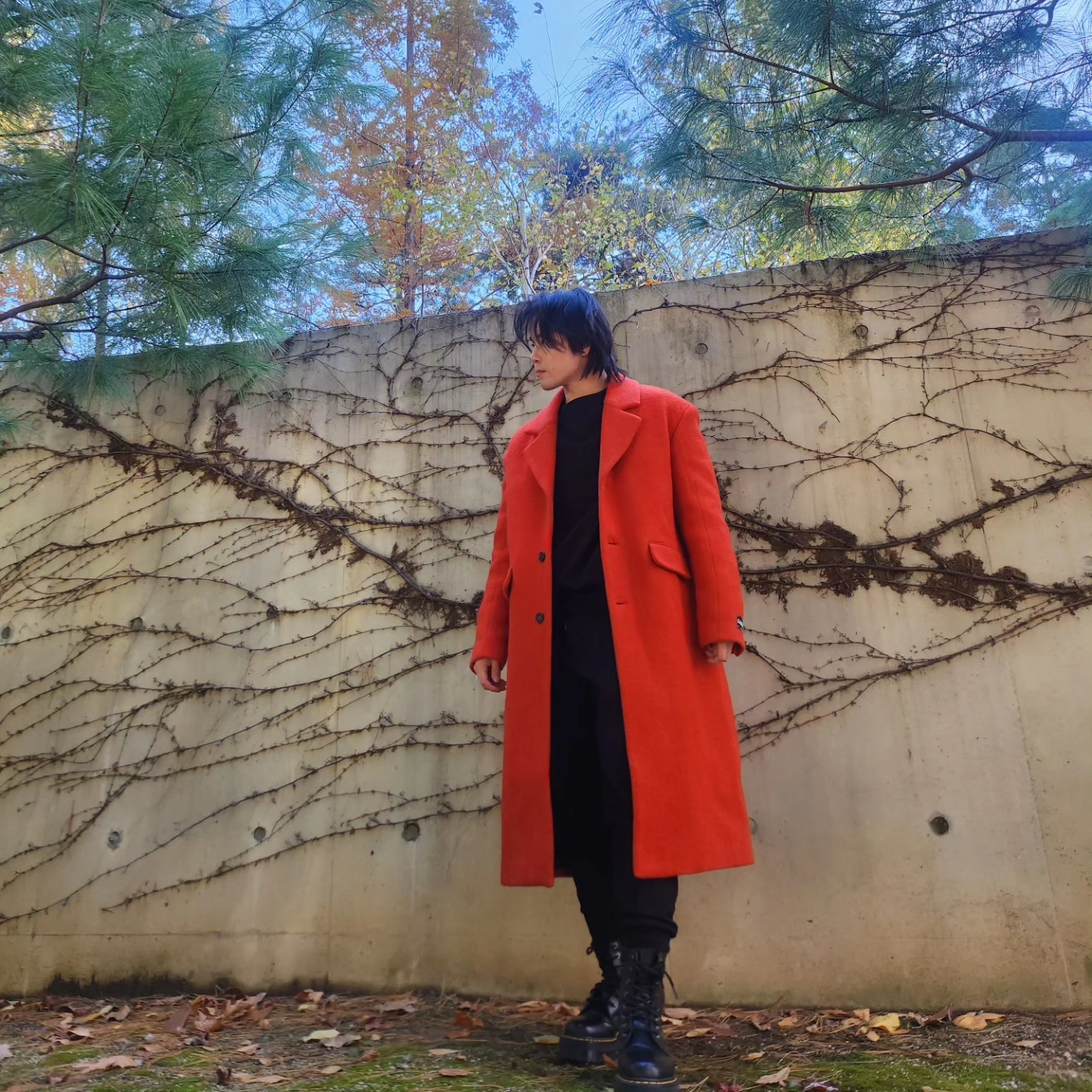 Zara x Ader Error Wool Blend Oversize Coat Orange, Dr. Martens Jadon Boots Black 착용 스타일 - 2