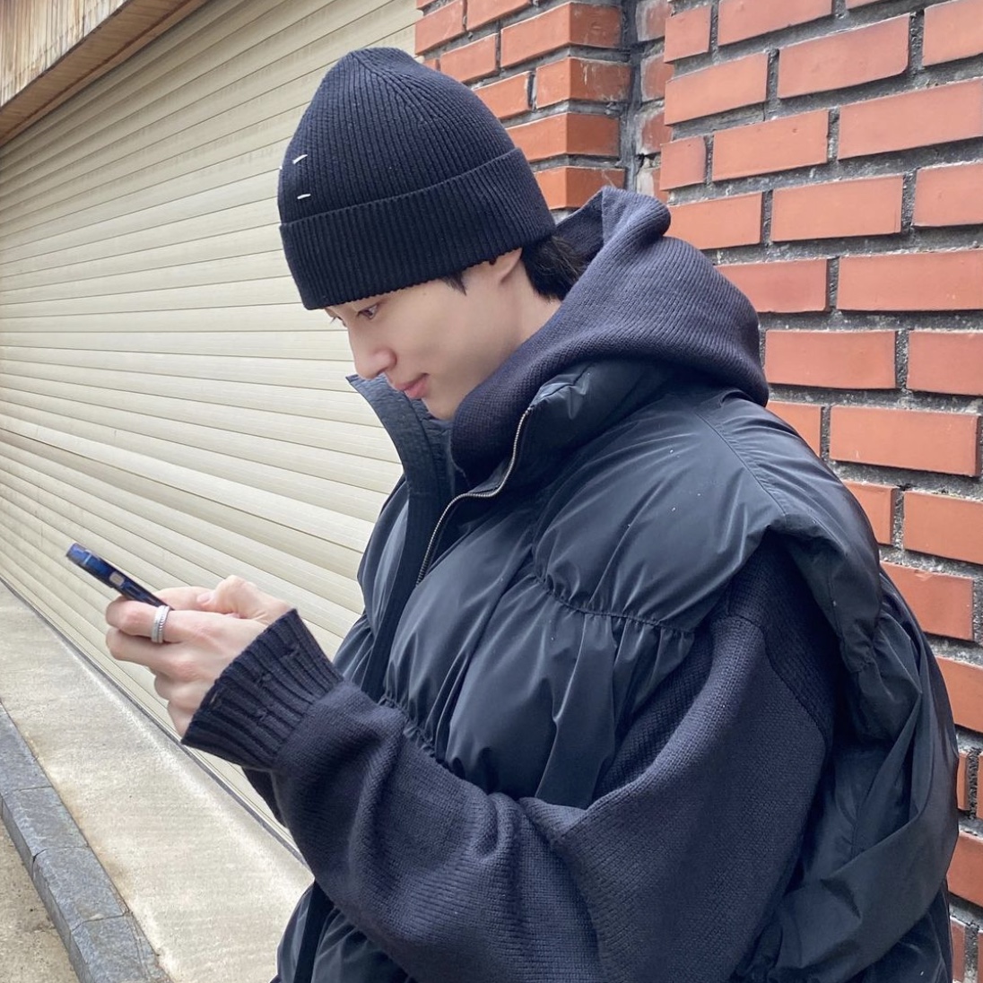 Maison Margiela Four Stitches Beanie Black 착용 스타일