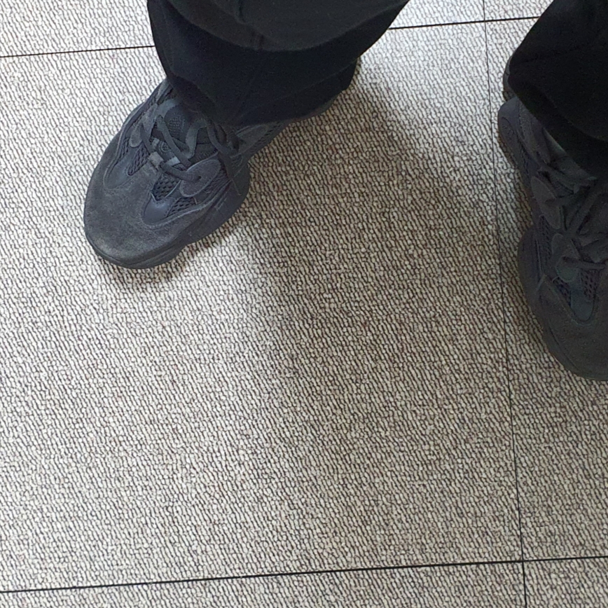Adidas Yeezy 500 Utility Black 2018/2020 착용 스타일