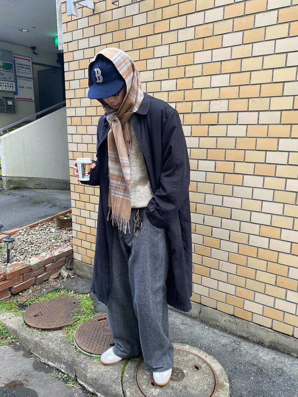 Acne Studios Mohair Check Muffler Chestnut Brown Yellow Green, CDG Logo Check Muffler Blue 착용 스타일 - 5