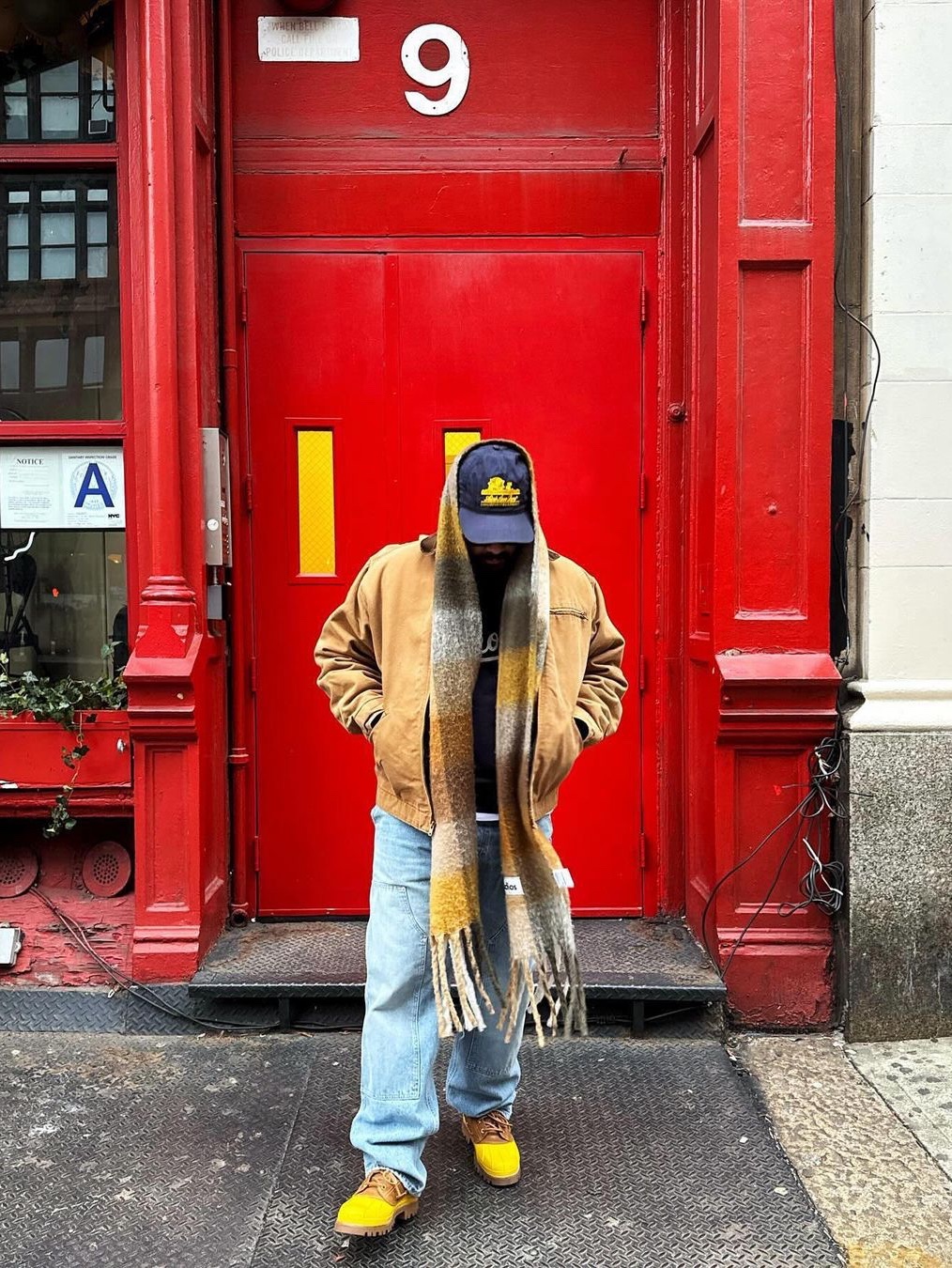 Acne Studios Mohair Check Muffler Chestnut Brown Yellow Green, CDG Logo Check Muffler Blue 착용 스타일 - 2