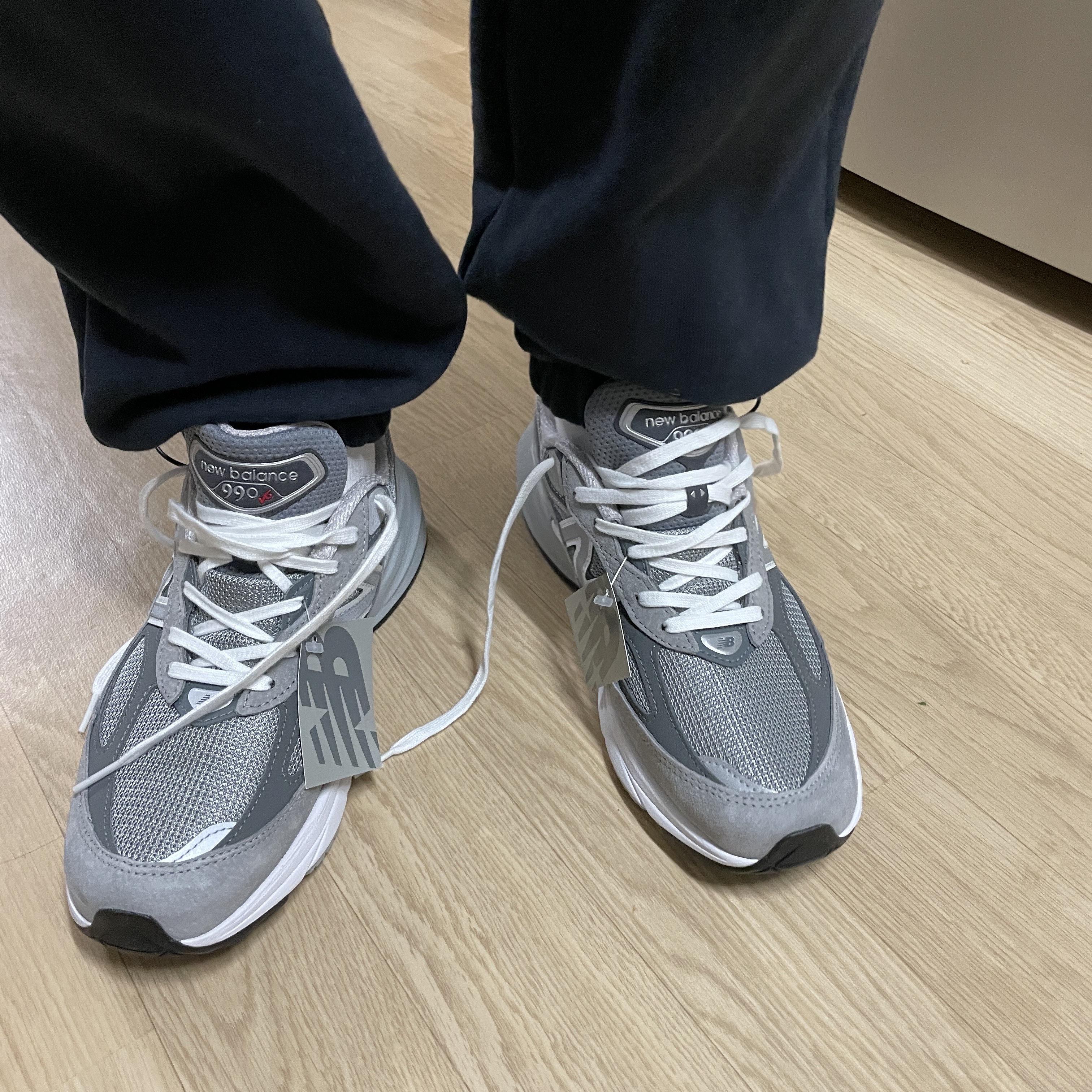 New Balance 990v6 Made in USA Grey - D Standard 착용 스타일 - 2