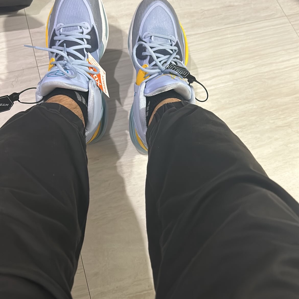 Nike Kyrie Infinity EP Light Marine Laser Blue 착용 스타일