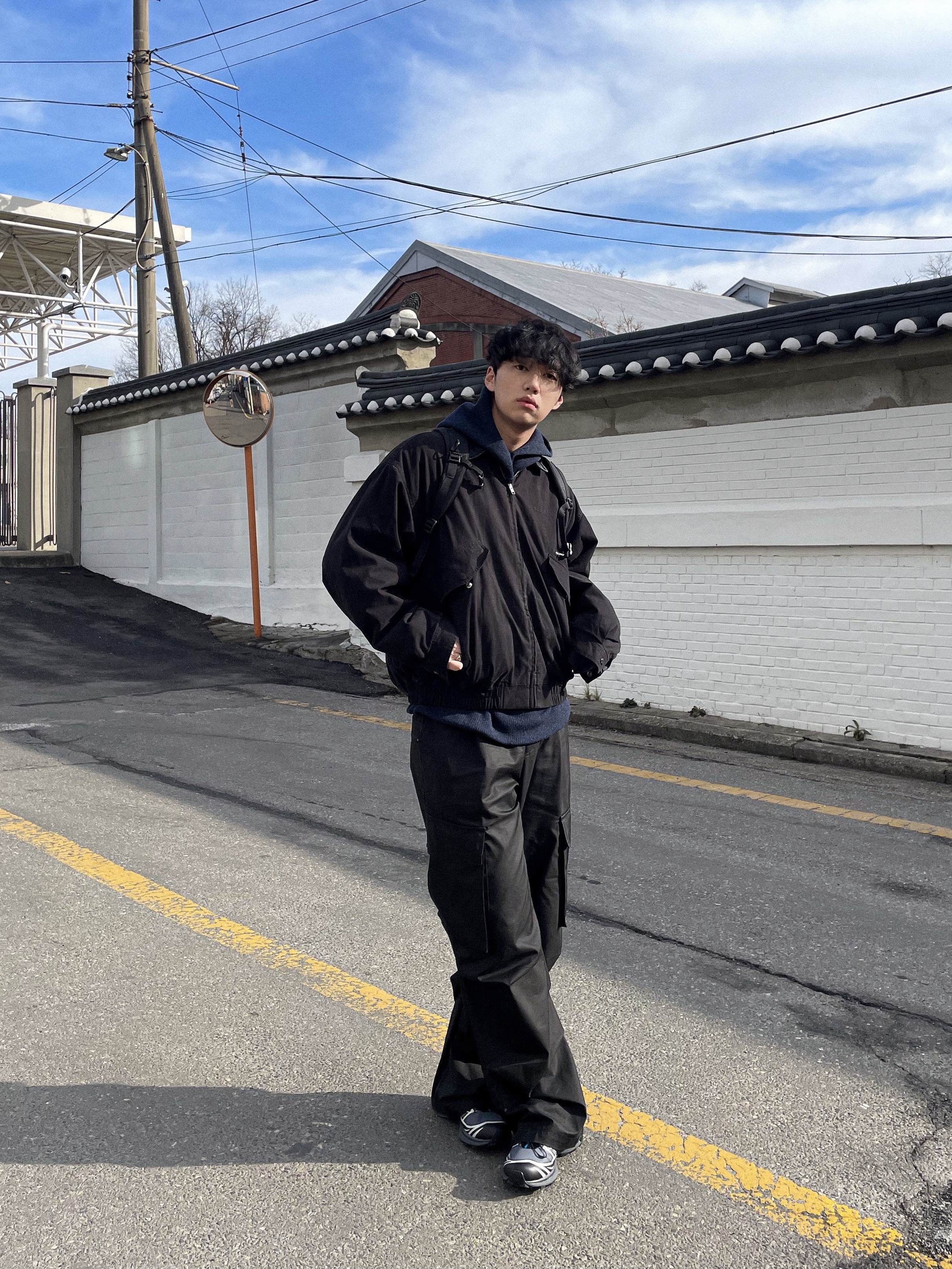 Salomon XT-6 Gore-Tex Black Ebony, Supreme Leather Collar Utility Jacket Black - 23FW 착용 스타일 - 1