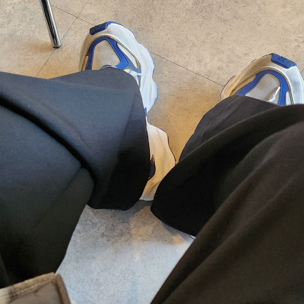 Balenciaga Cargo Sneakers Grey White Blue, Balenciaga 3XL Sneakers White Red 착용 스타일 - 2