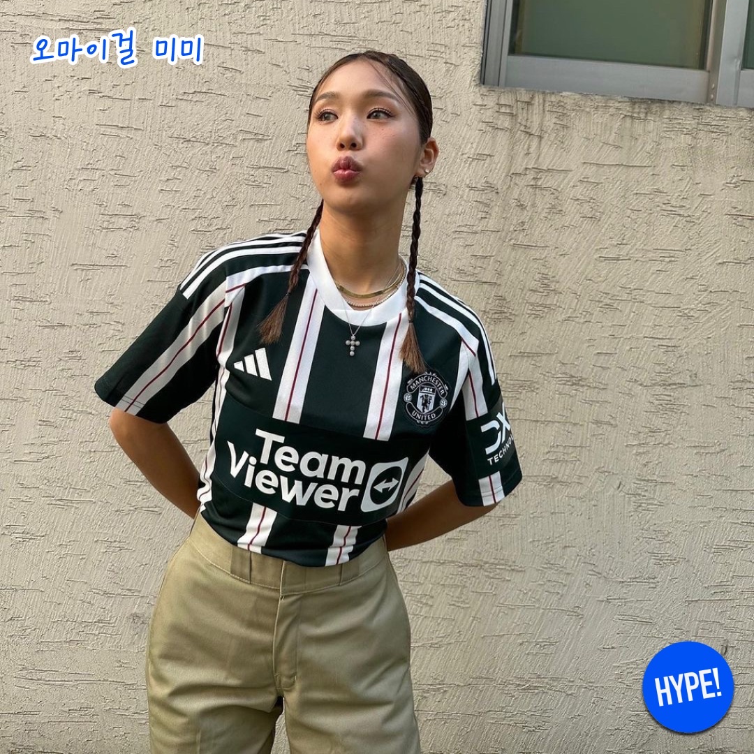 (W) Adidas x Sporty & Rich Long Sleeve Football Jersey Cream White - KR Sizing, Adidas Originals Grapic MRC Long Sleeve Jersey Crew Navy - KR Sizing 착용 스타일 - 5