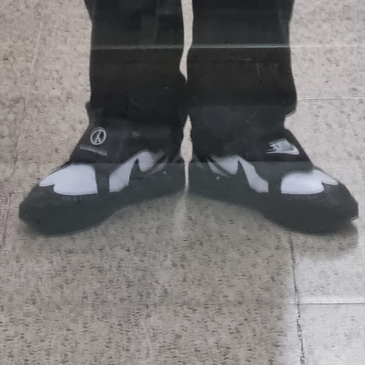 Nike x Peaceminusone Kwondo1 Black and White 착용 스타일 - 2