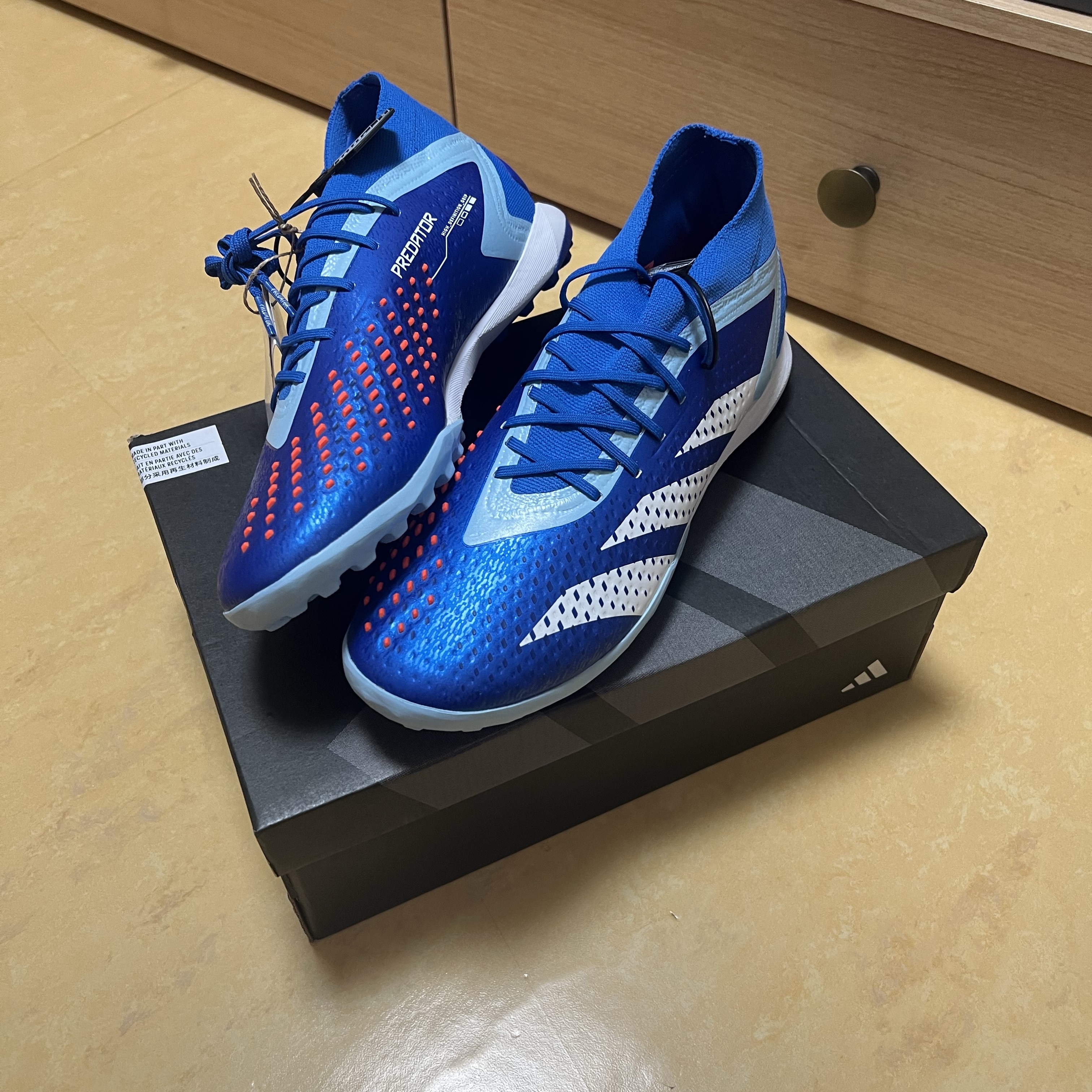 Adidas Predator Accuracy.1 Bright Royal 착용 스타일 - 3