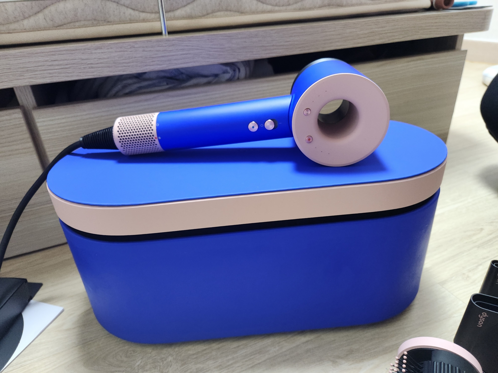 Dyson Supersonic Hair Dryer Blue Blush (Korean Ver.) 착용 스타일 - 2